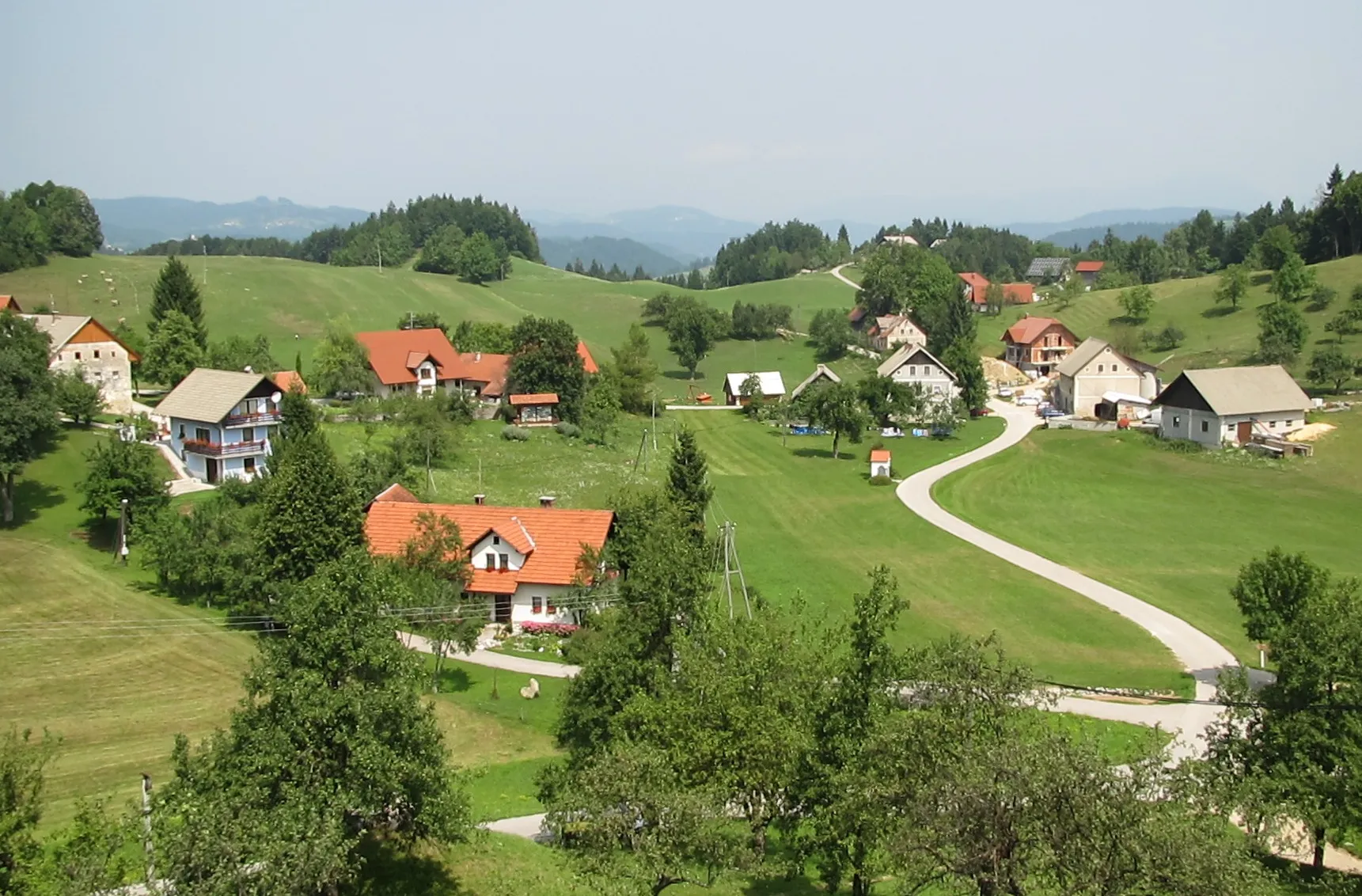Photo showing: The village of Zavratec, Municipality of Idrija, Slovenia