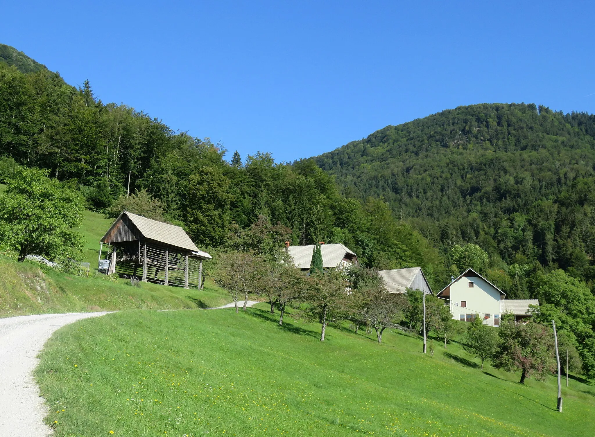Photo showing: The Gašpar farm in Dolenja Žetina, Municipality of Gorenja Vas–Poljane, Slovenia