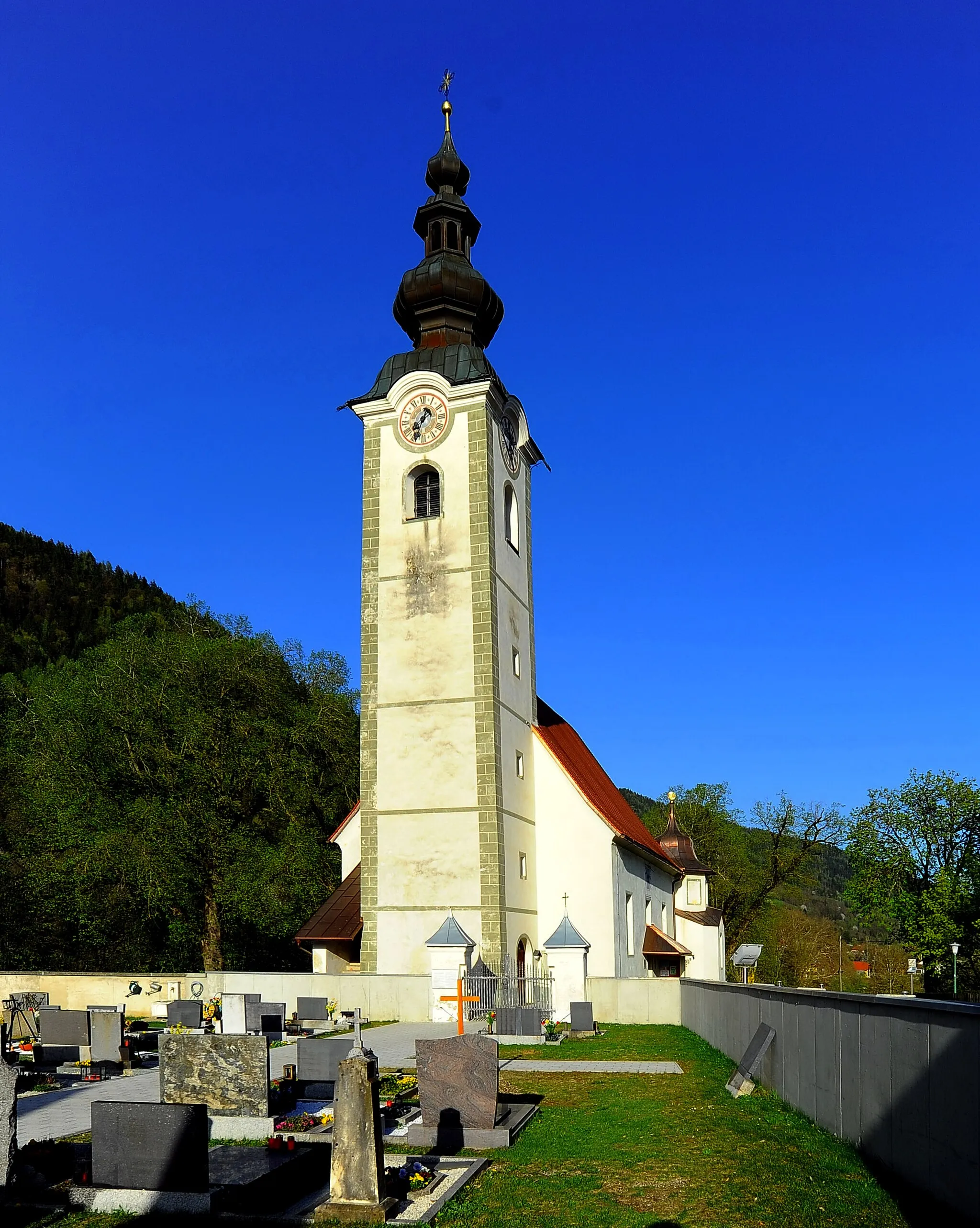 Photo showing: Subisidiary church San Franzisci Xavier with cemetery at Gattersdorf, municipality Voelkermarkt, district Voelkermarkt, Carinthia, Austria