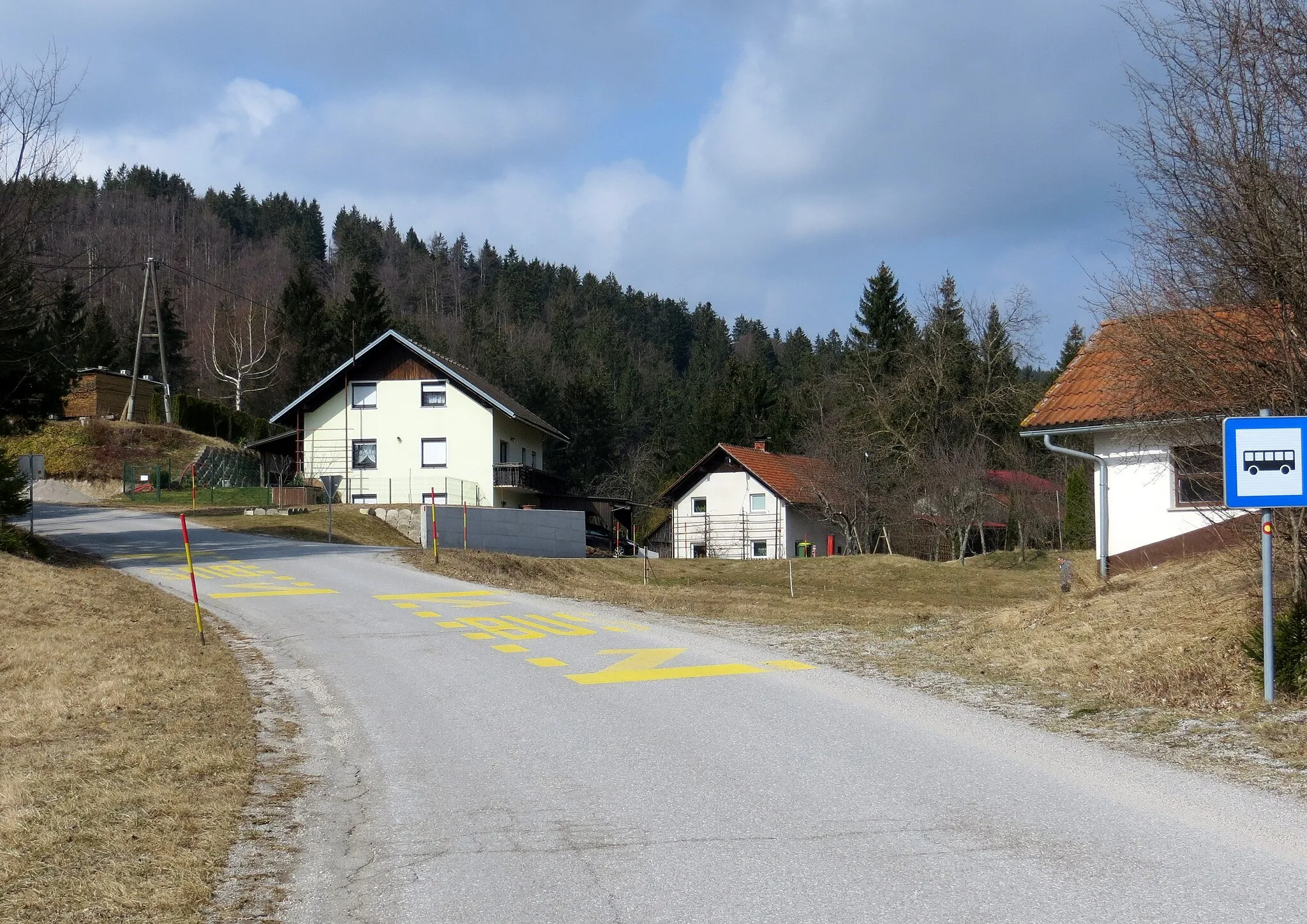 Photo showing: The hamlet of Katern in Dolenje Otave, Municipality of Cerknica, Slovenia