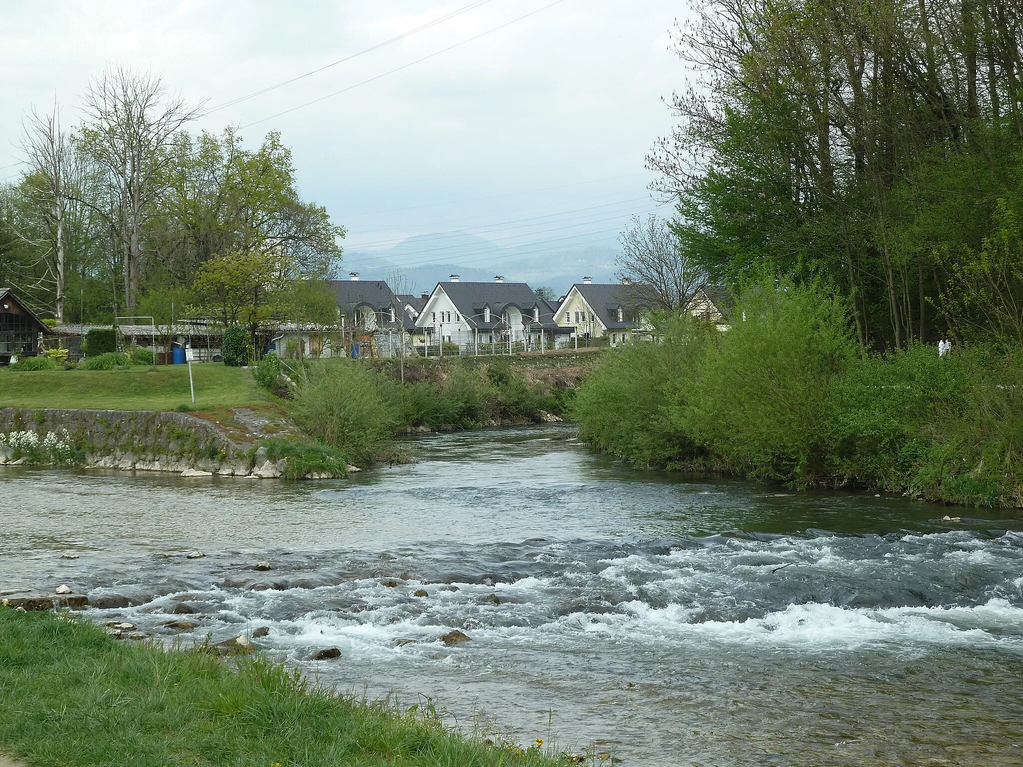 Photo showing: The confluence of Kamniška Bistrica and Rača rivers at Domžale