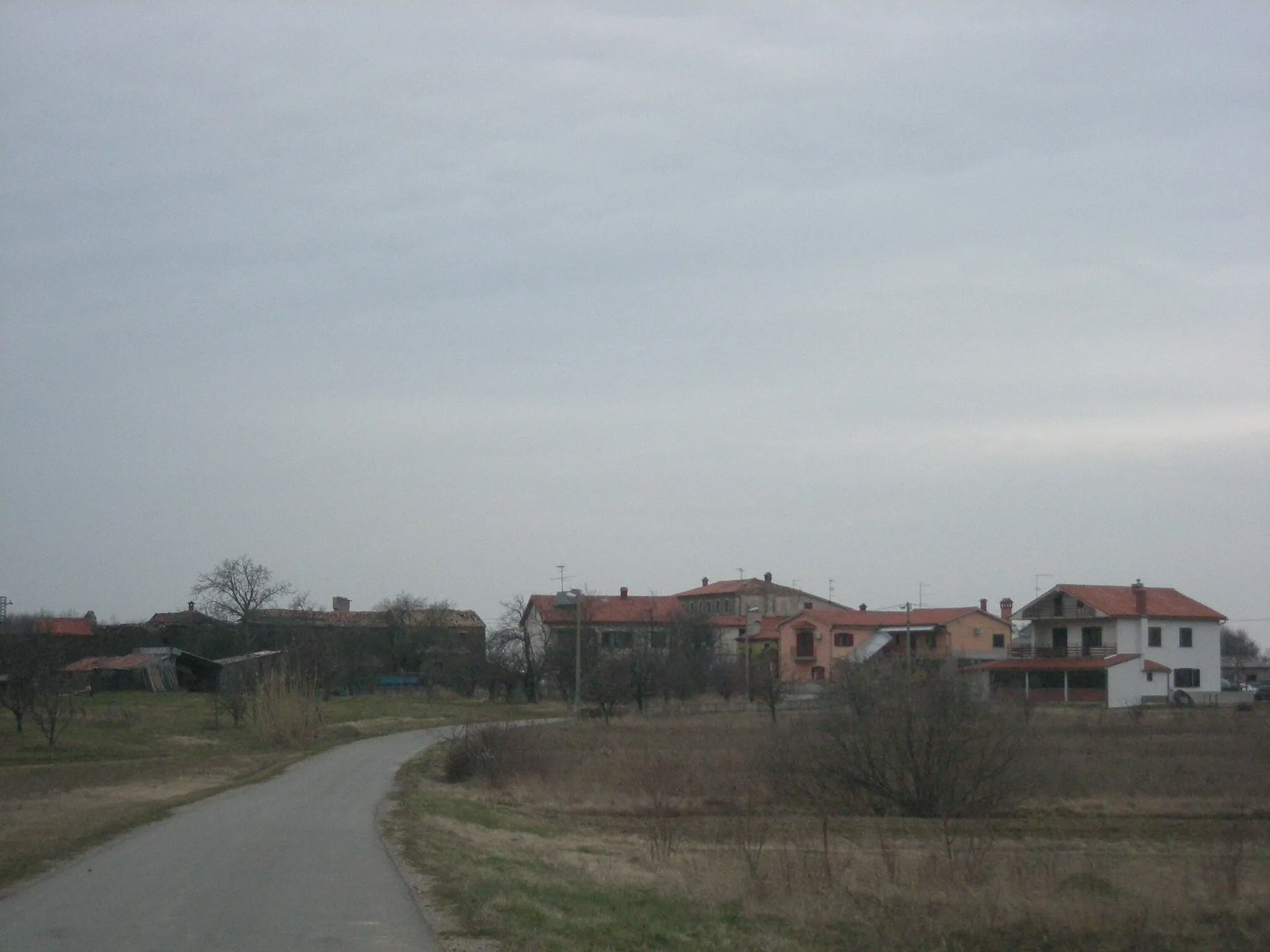 Photo showing: Sirči, small village in Koper municipality, Slovenia