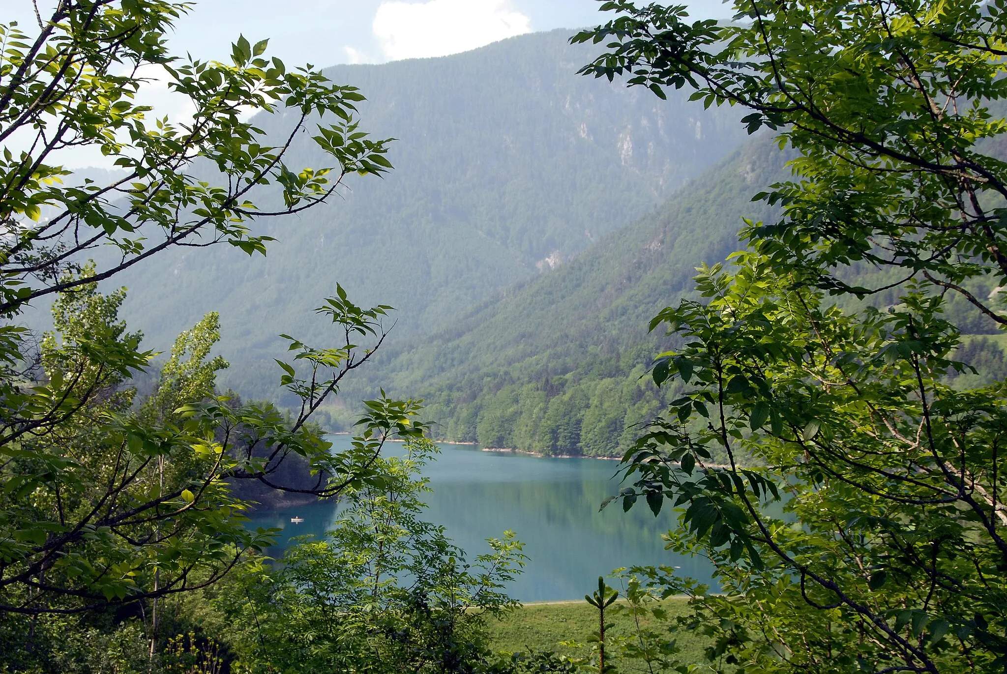 Photo showing: Freibach (Borovnica) reservoir in the bilingual community of Zell (Sele), Carinthia, Austria