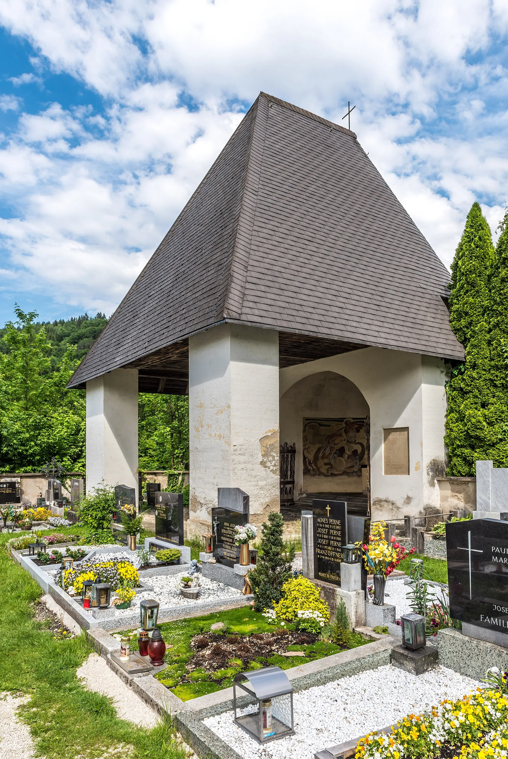 Photo showing: Cemetery chapel (war memorial), municipality Gallizien, district Voelkermarkt, Carinthia, Austria, EU