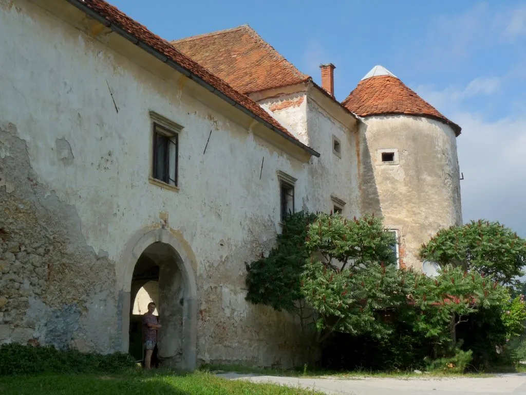 Photo showing: Dvorec Pogled, Mlače