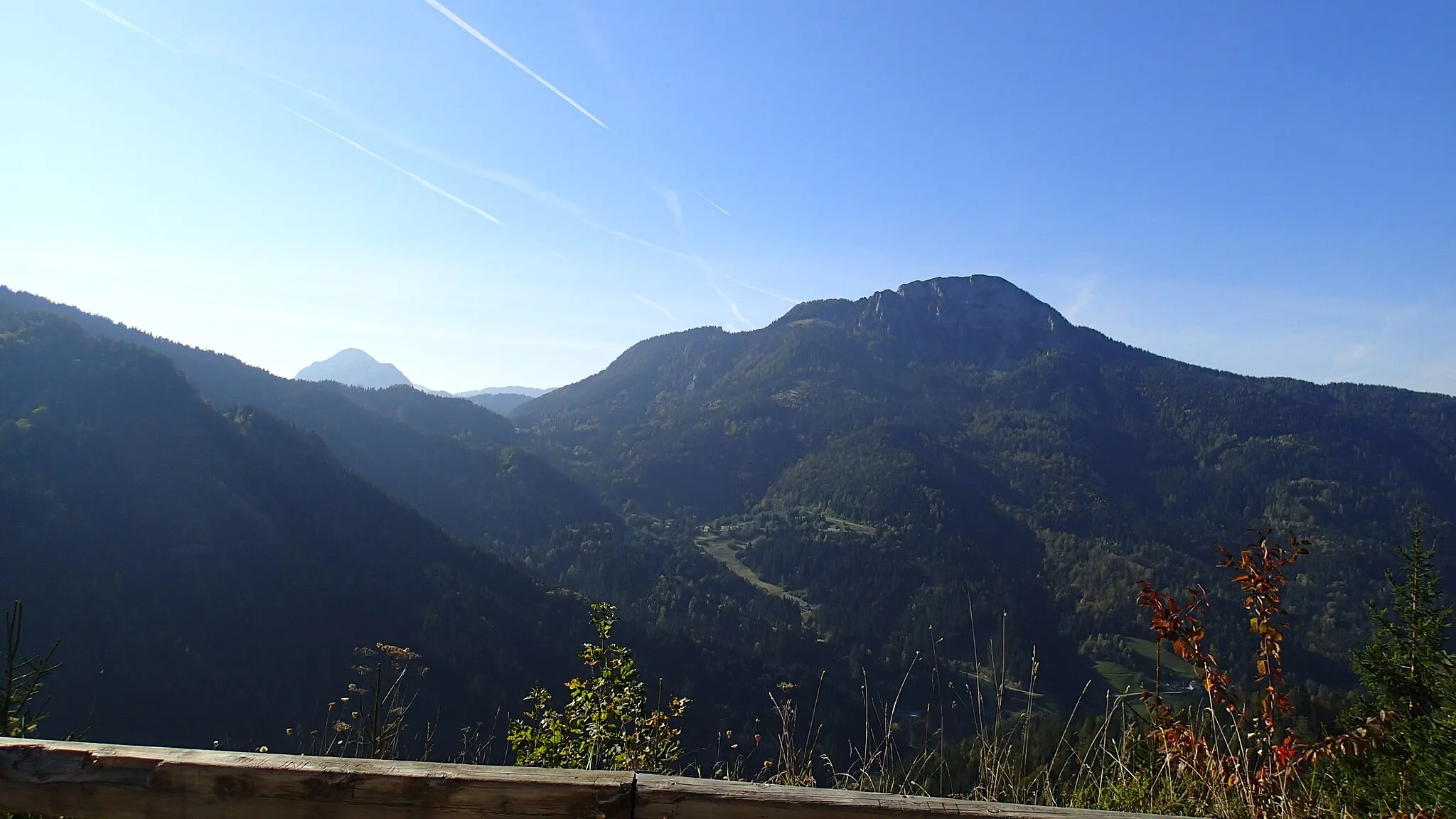 Photo showing: Blick von der Straße zum Paulitschsattel nach WNW (Kärntner Storschitz (1759m))