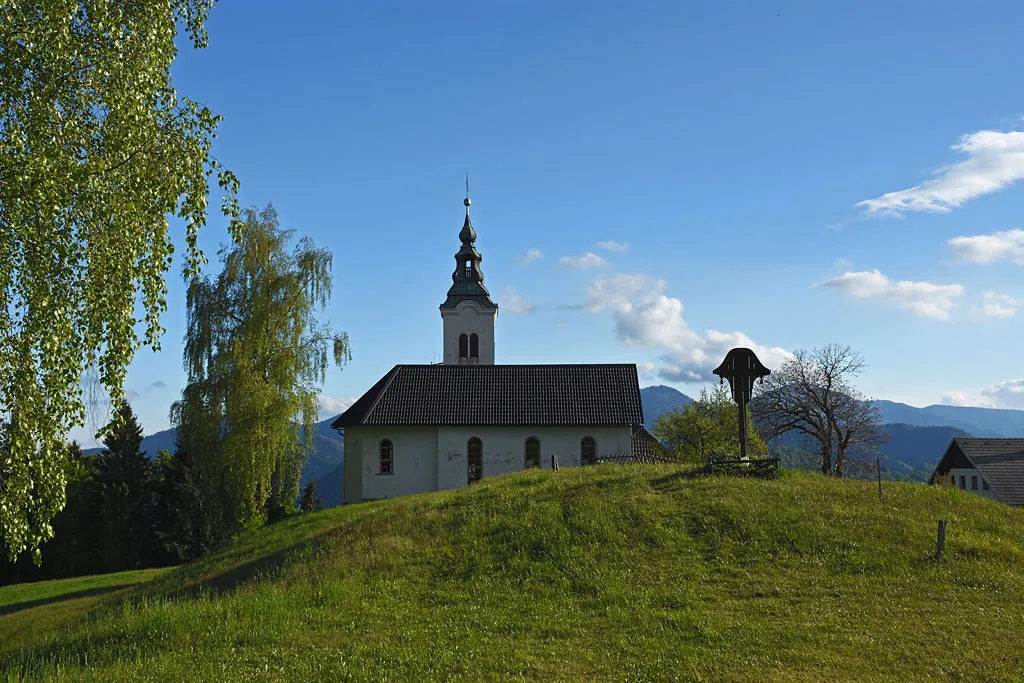 Photo showing: Sv. Križ nad Kališem, krajevna skupnost Selca.