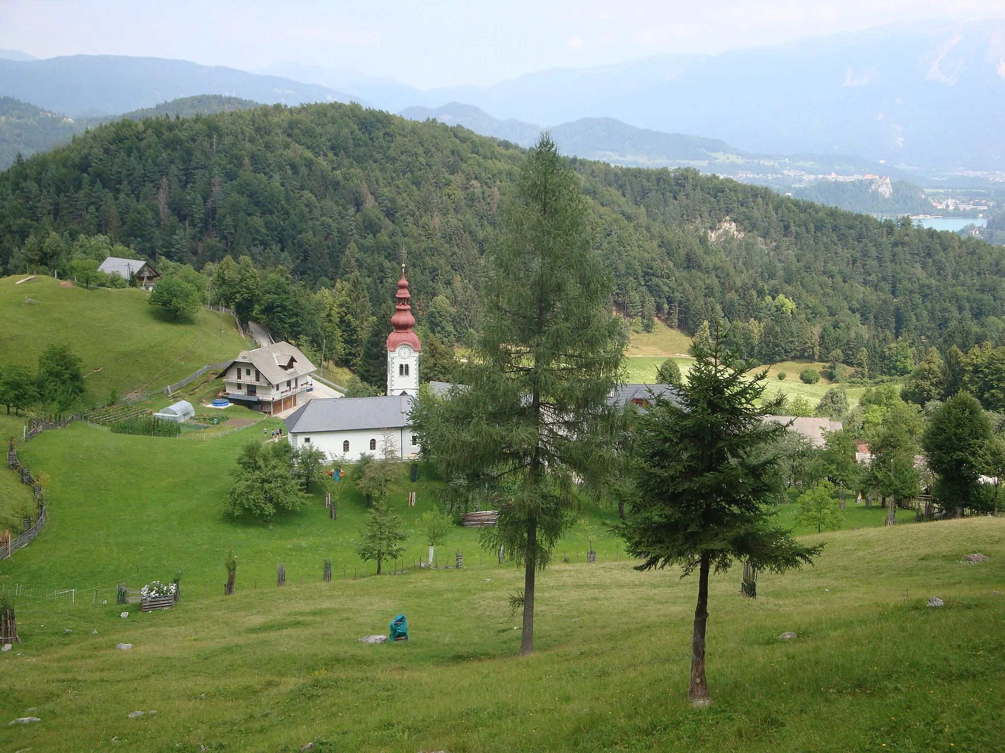 Photo showing: Kupljenik je vas v občini Bled.