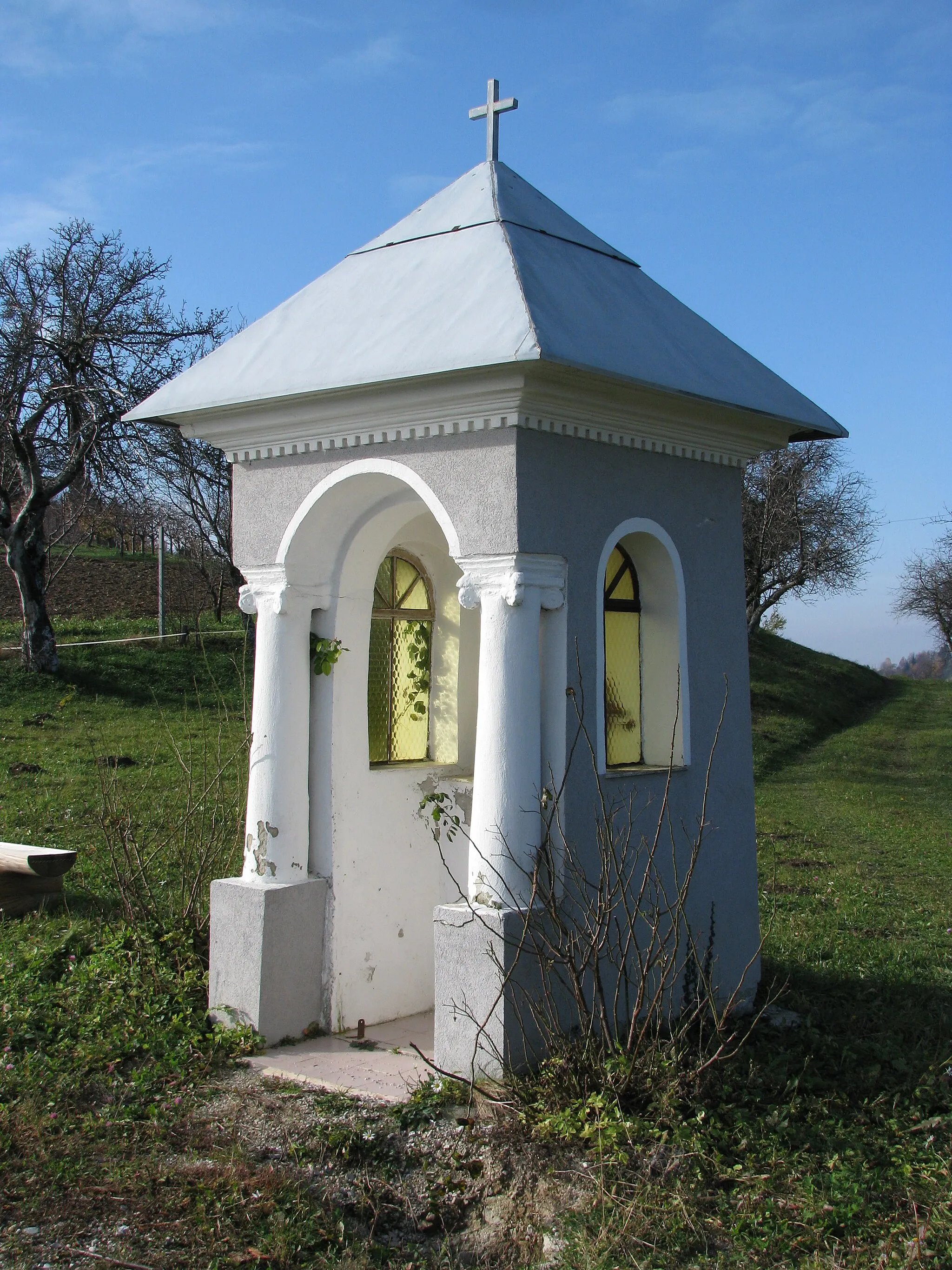 Photo showing: "Črnivčeva kapelica" chapel in Vnajnarje, Slovenia