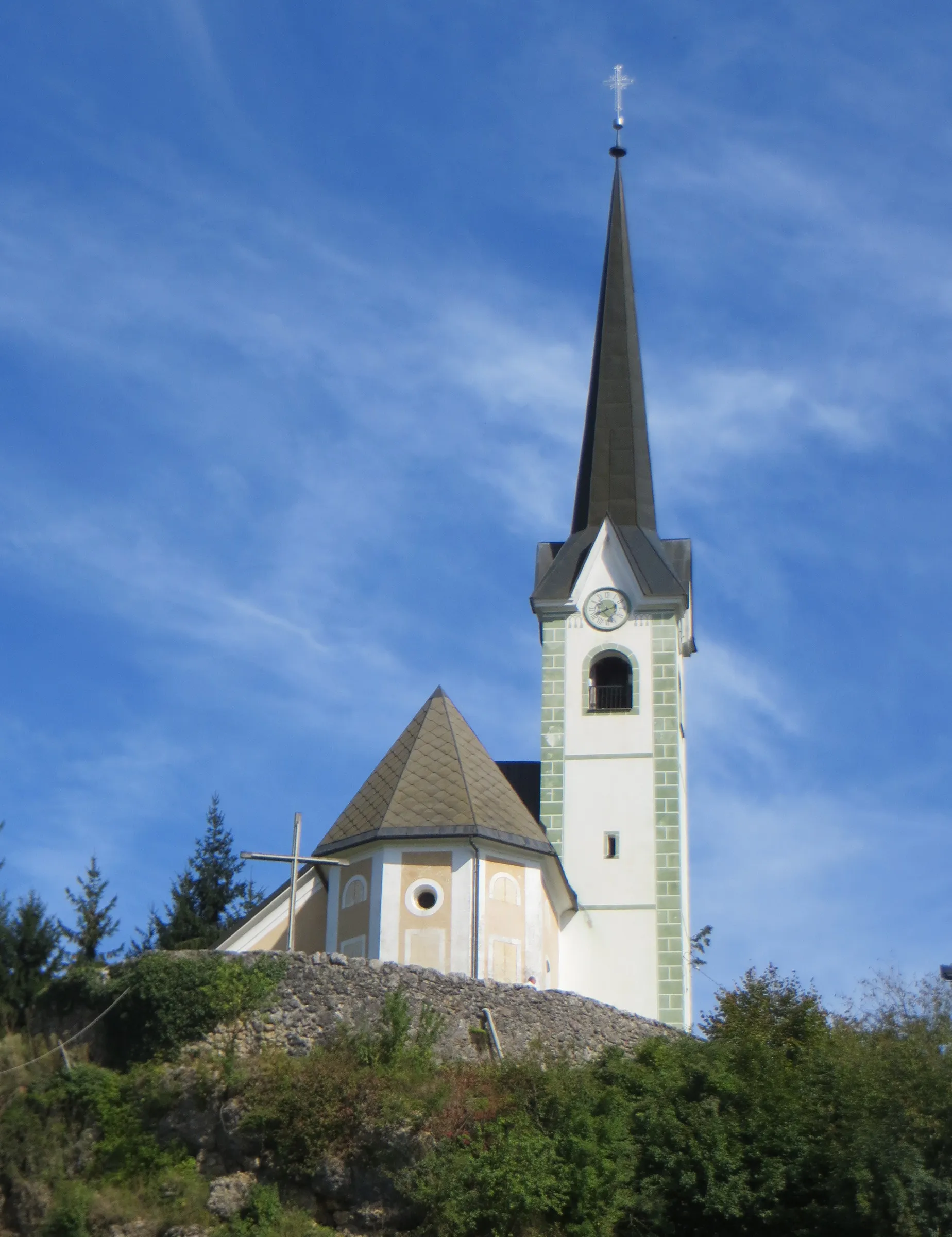 Photo showing: Saint Benedict and Our Lady of Sorrows Church in Podbrezje, Municipality of Naklo, Slovenia