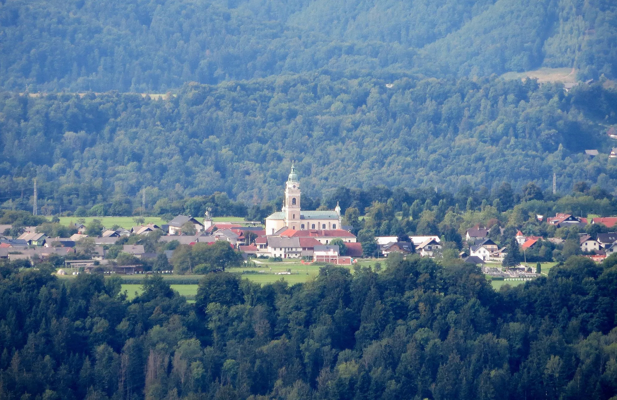 Photo showing: Brezje, Municipality of Radovljica, Slovenia seen from Hudi Graben