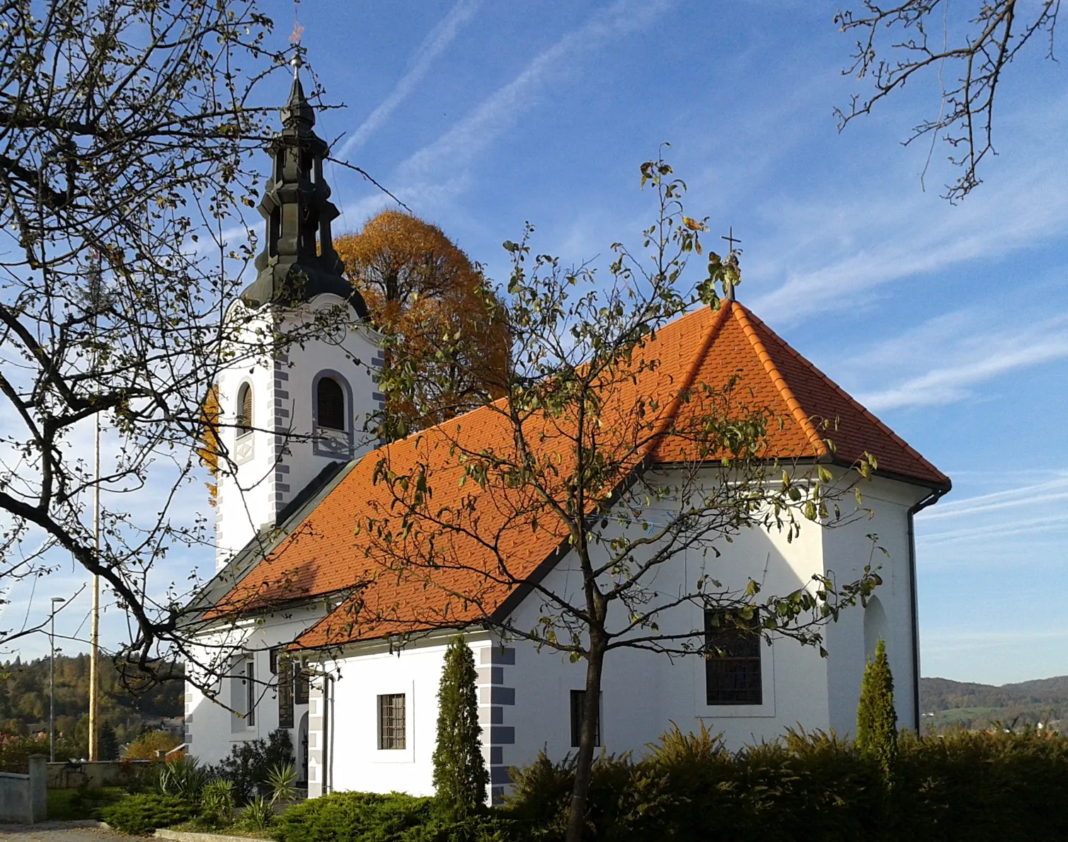 Photo showing: St. Michael's Church, Grosuplje (southeastern Slovenia). The former parish church was originally built in the 13th century and redesigned in the Baroque style in 1662.