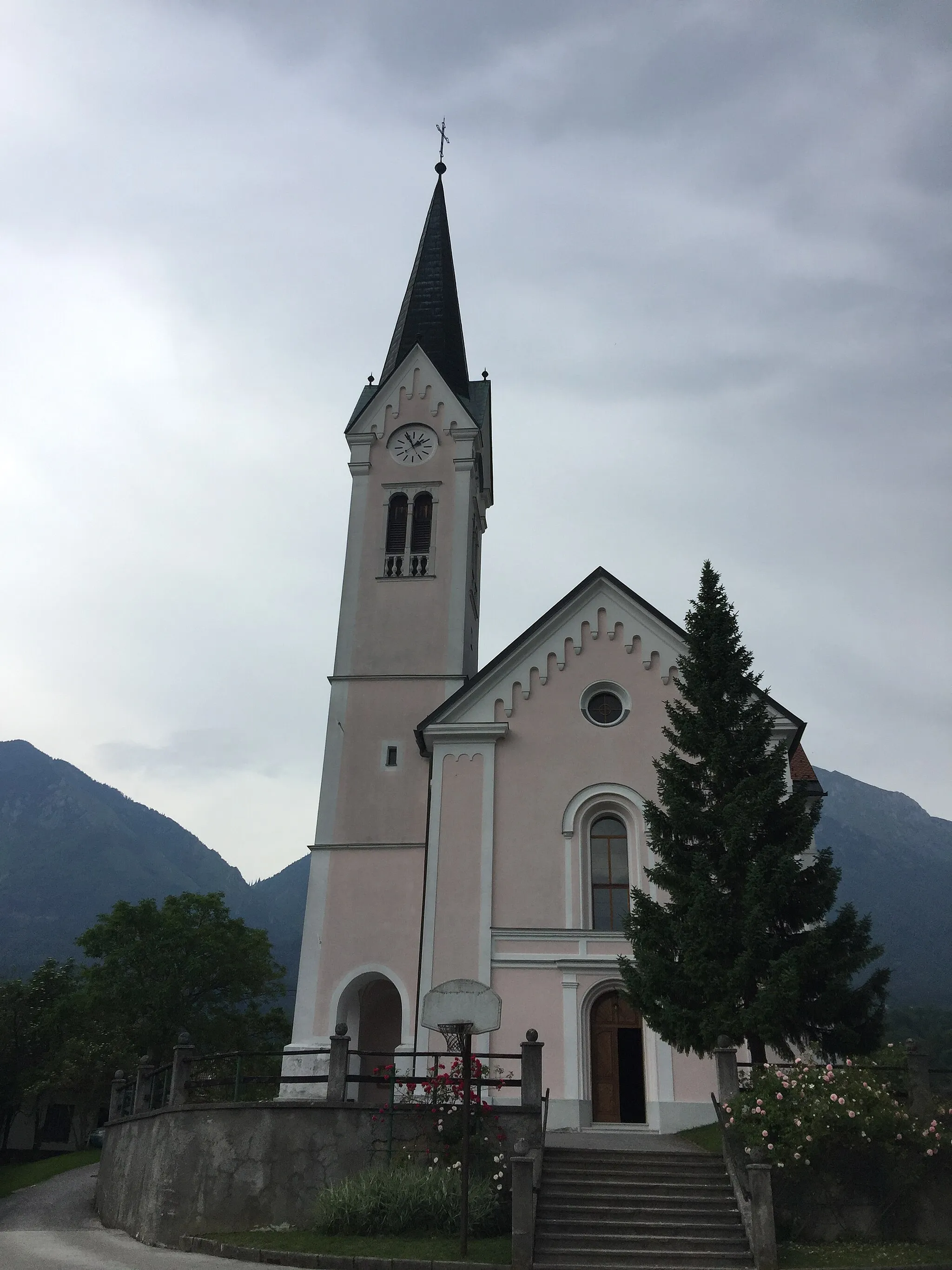 Photo showing: Cerkev na Trsteniku pri Kranju