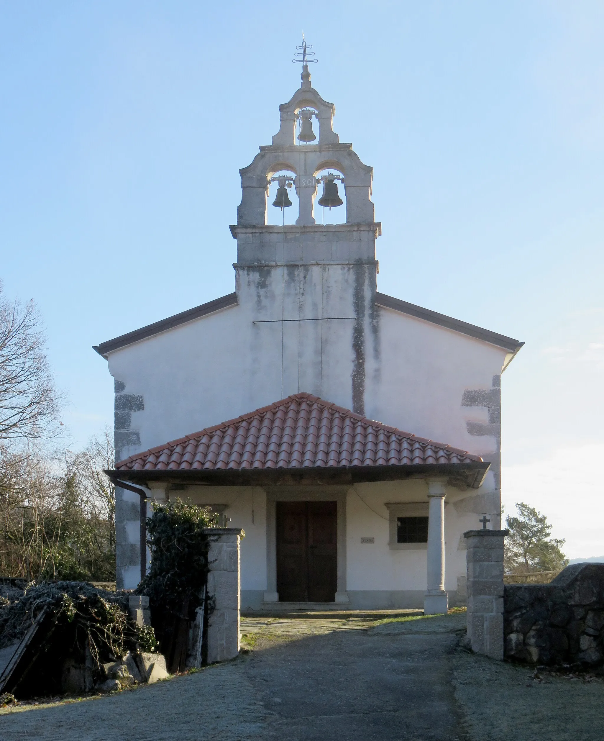 Photo showing: Holy Cross Church in Škoflje, Municipality of Divača, Slovenia