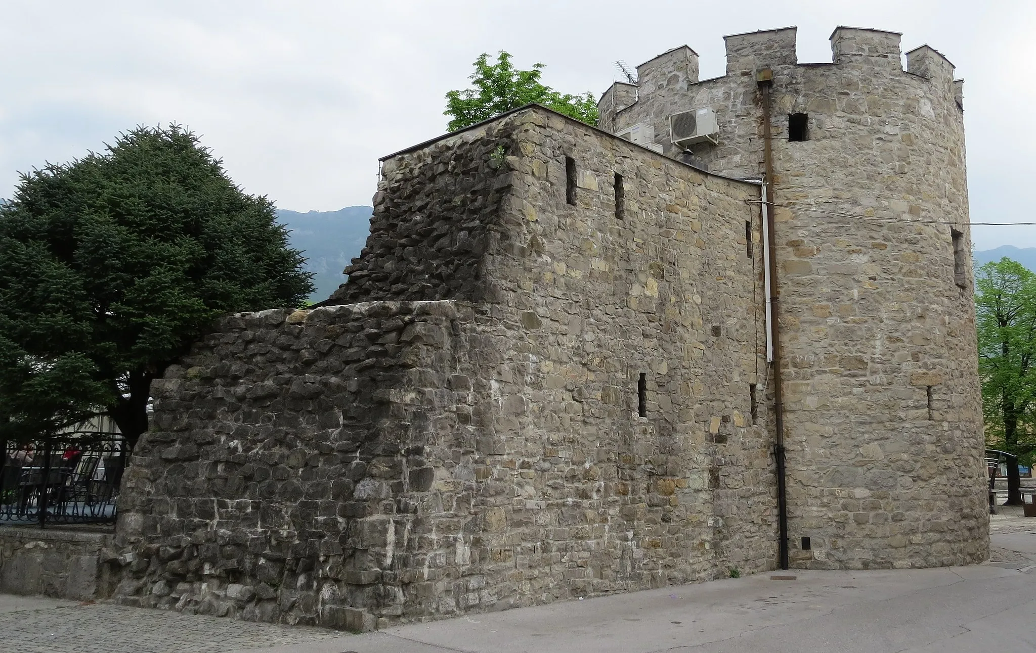 Photo showing: Ostanki Castra Ad Fluvium Frigidum, Ajdovščina, Slovenija.