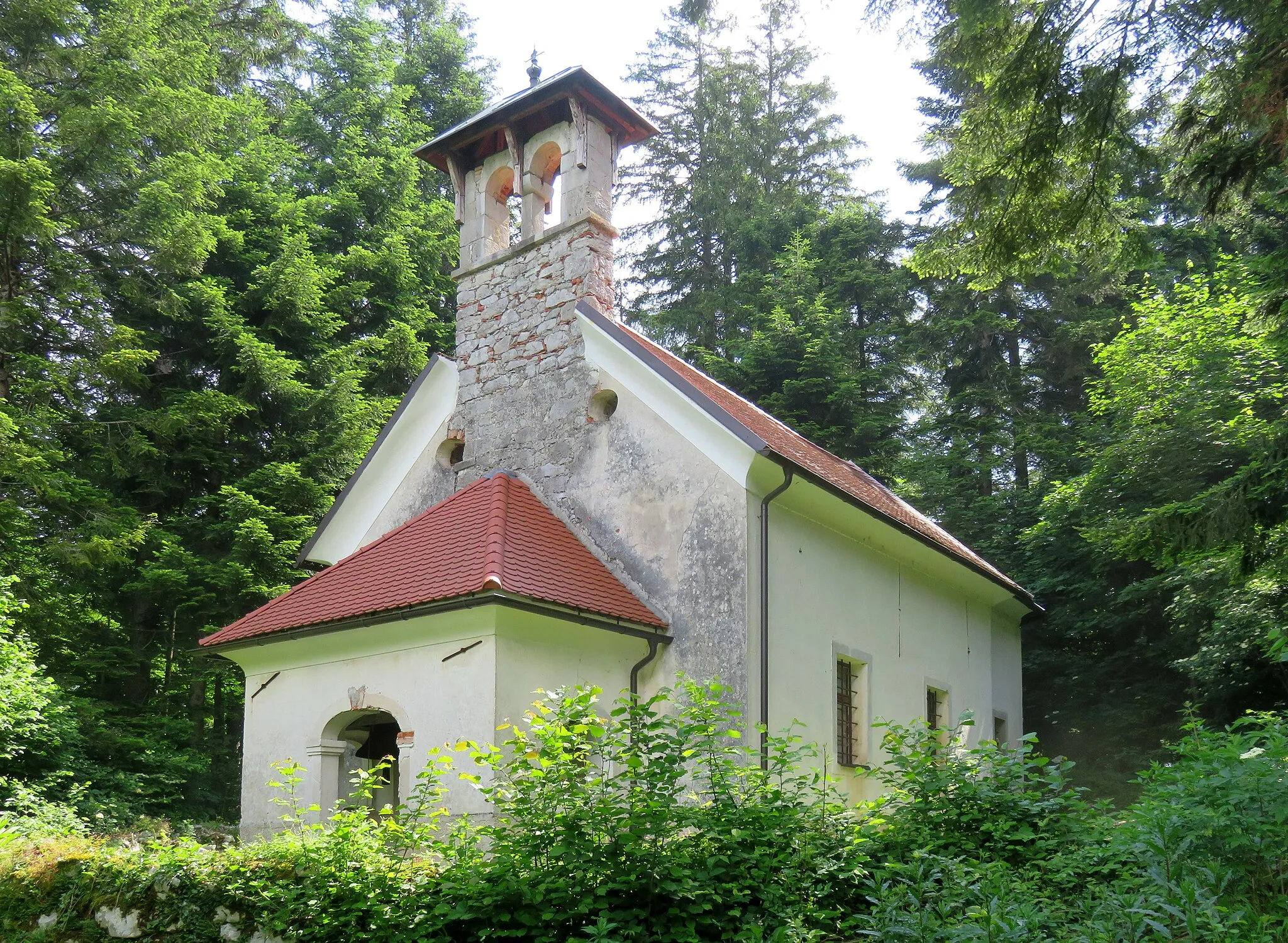 Photo showing: Saints Primus and Felician Church in Otok, Municipality of Cerknica, Slovenia