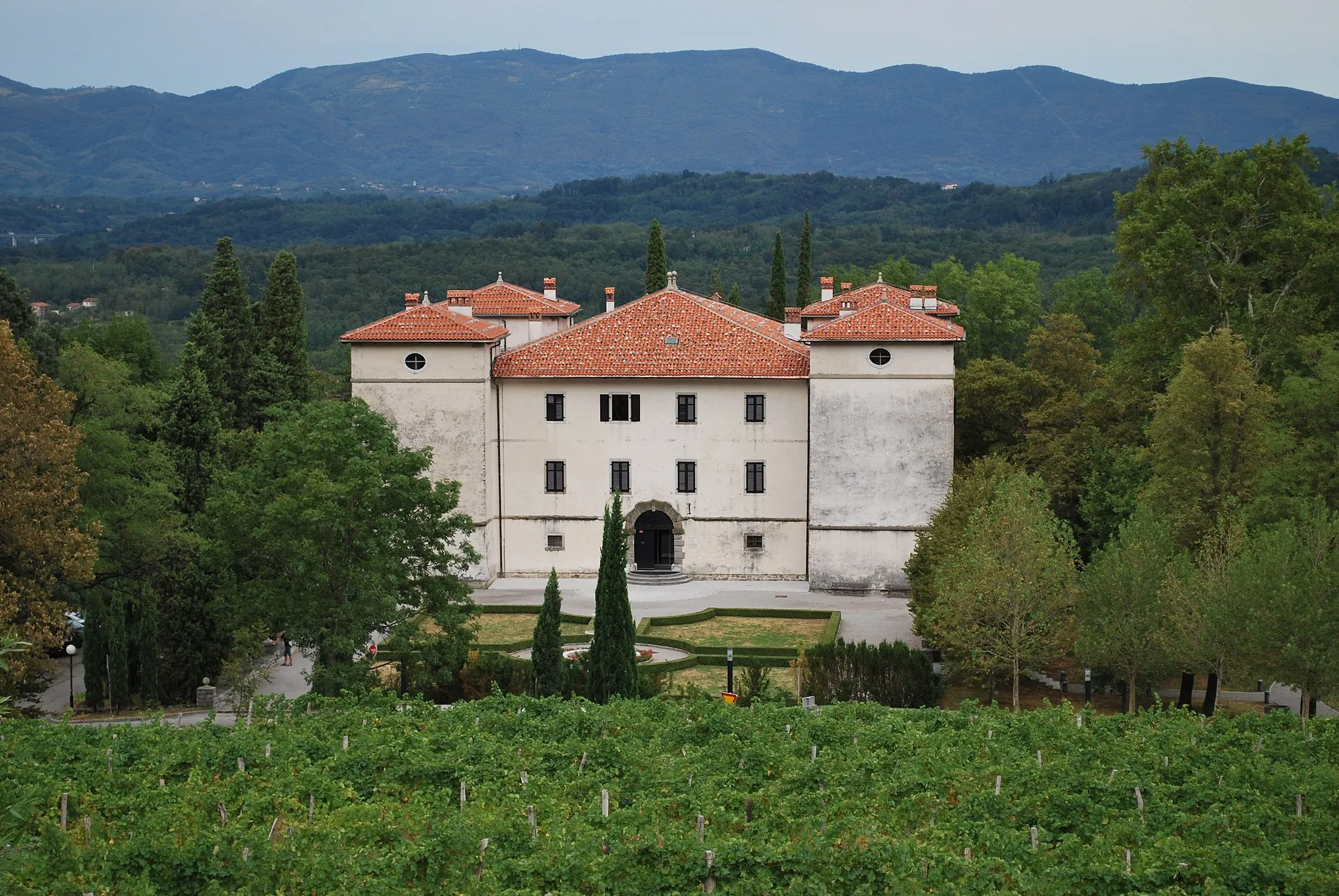 Photo showing: Ansicht des Schlosses Kromberk, Gemeinde Nova Gorica, Slowenien.