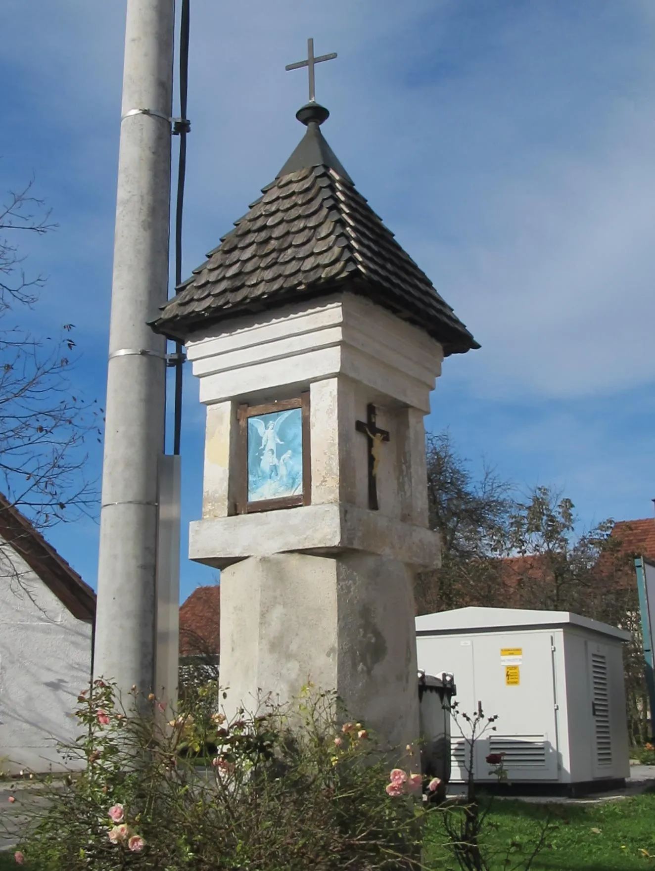 Photo showing: A wayside column shrine in Zgornja Slivnica, Municipality of Grosuplje, Slovenia