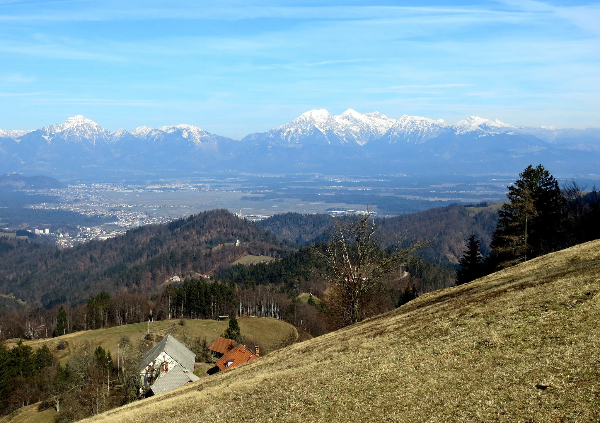 Photo showing: The hamlet of Janšč in Sveti Ožbolt,  Municipality of Škofja Loka, Slovenia