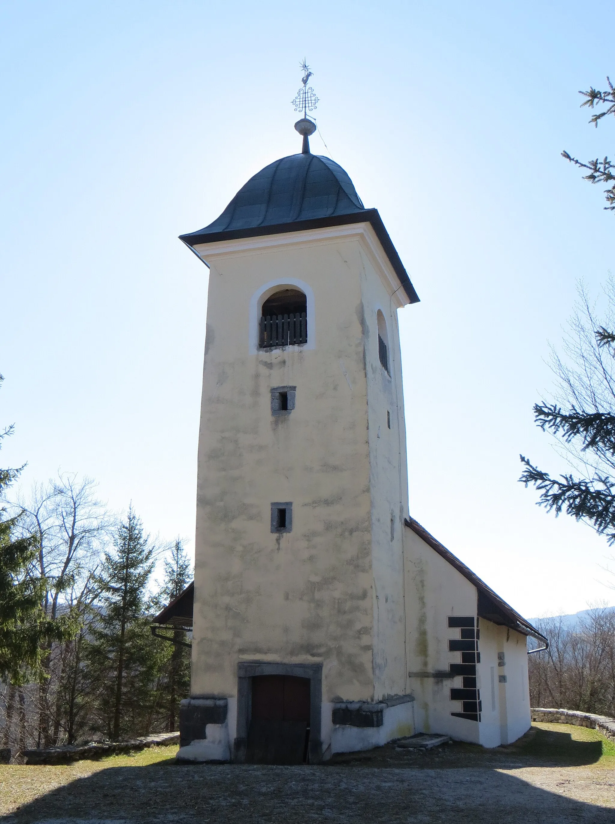 Photo showing: Saint Urban's Church in Gorenja Dobrava, Municipality of Gorenja Vas–Poljane, Slovenia