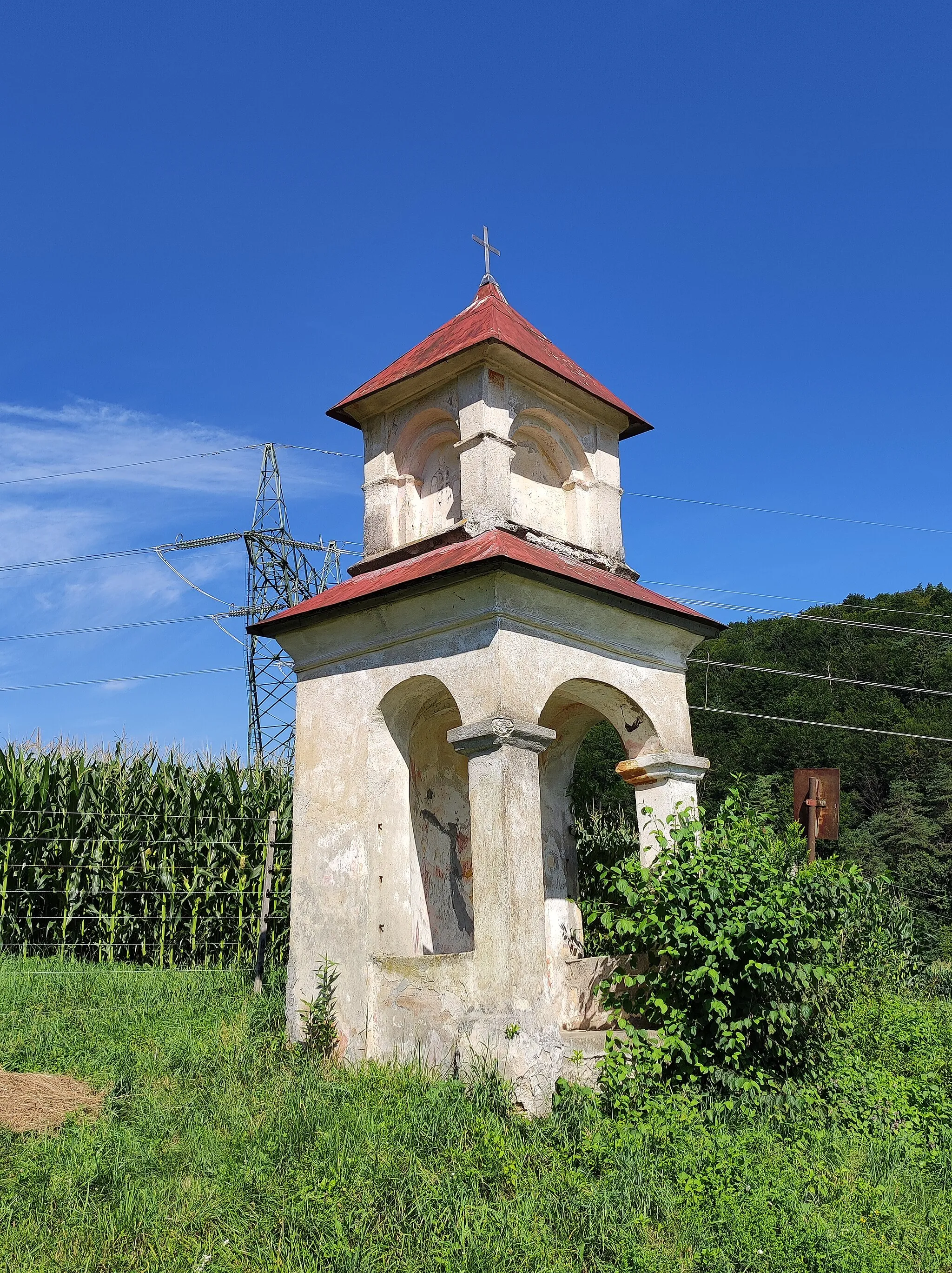 Photo showing: Wayside shrine "in the field" near the eastern hamlet of Podmolnik.