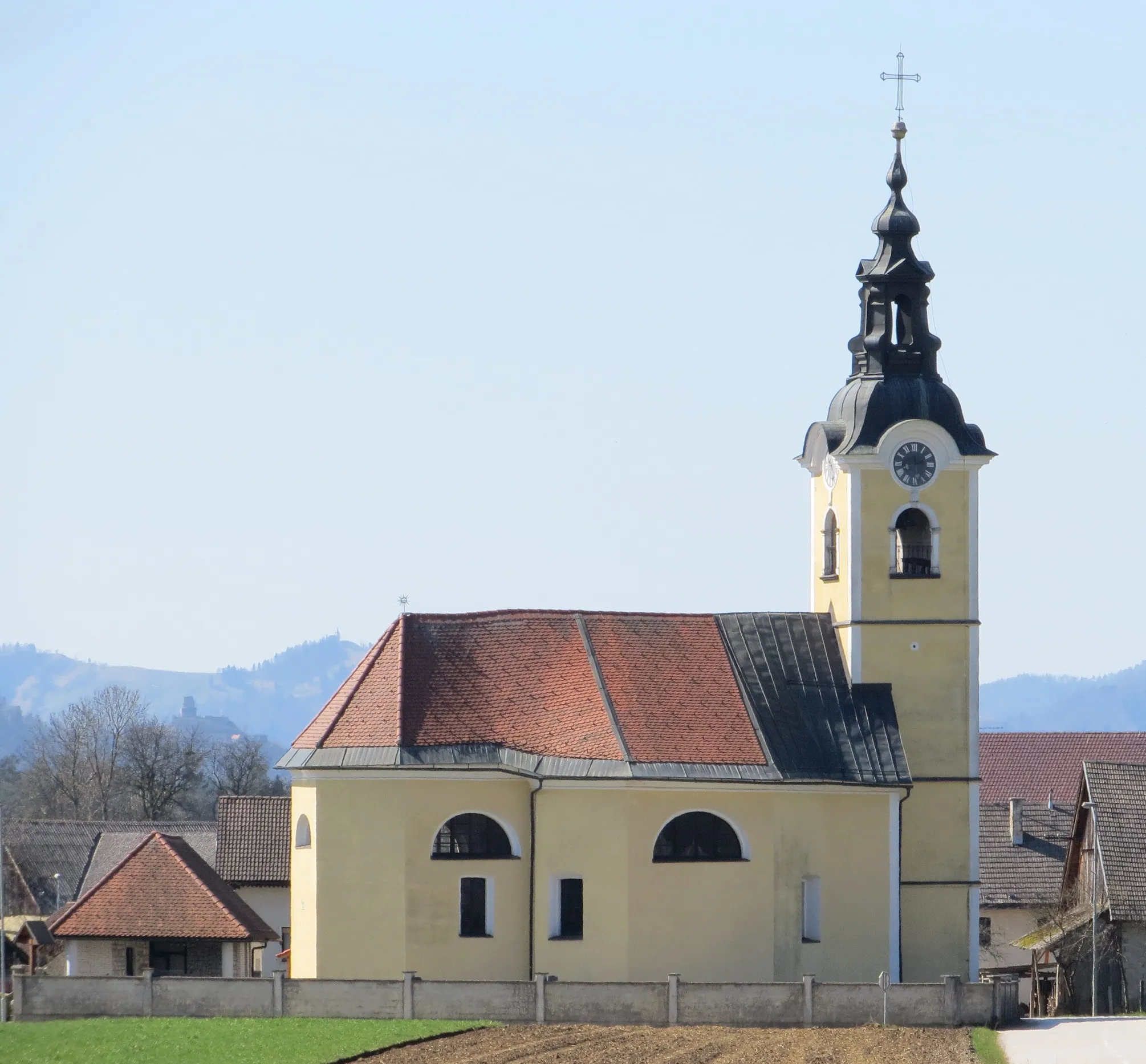 Photo showing: Saint Florian's Church in Lahovče, Municipality of Cerklje na Gorenjskem, Slovenia