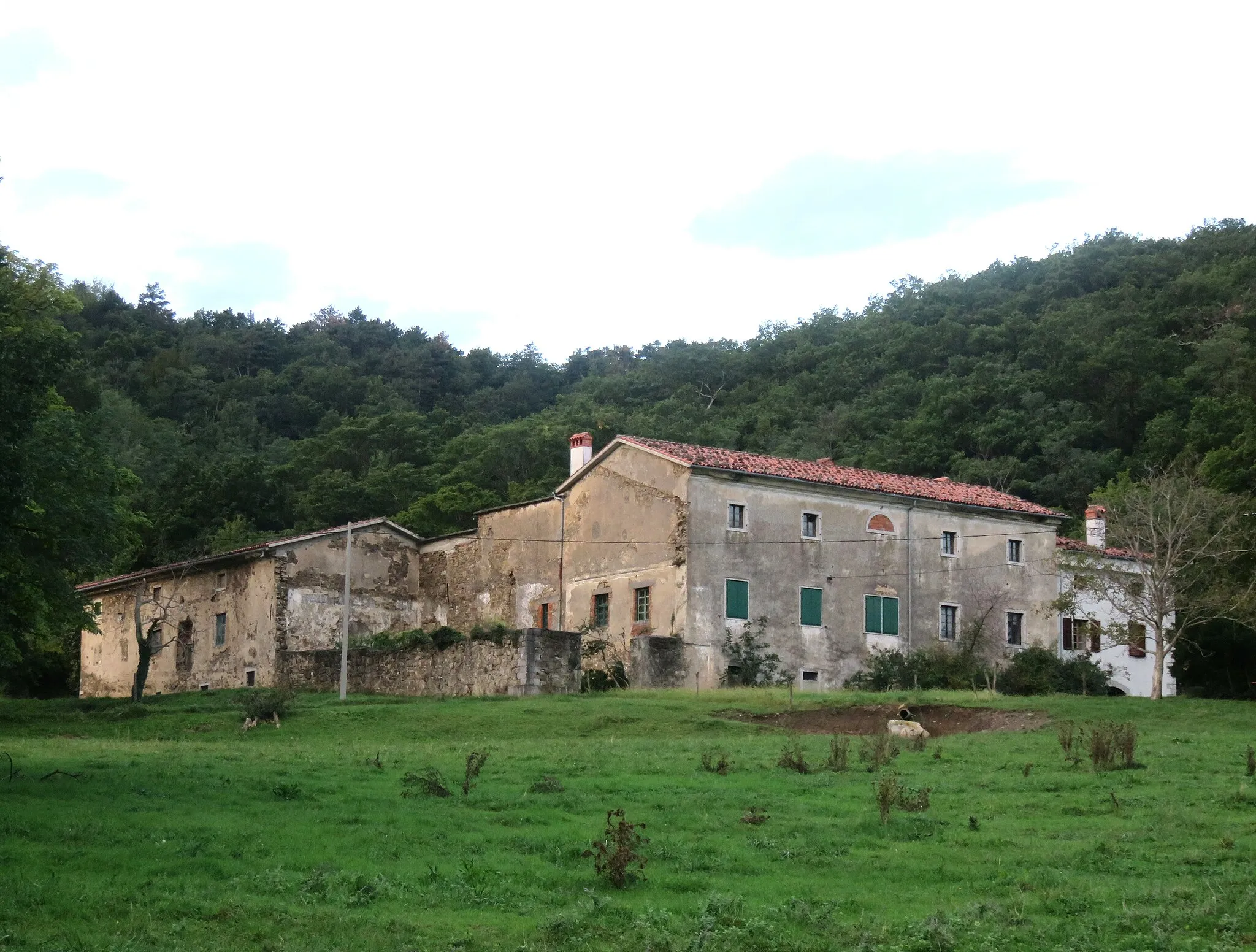 Photo showing: Roženek Manor in Podnanos, Municipality of Vipava, Slovenia