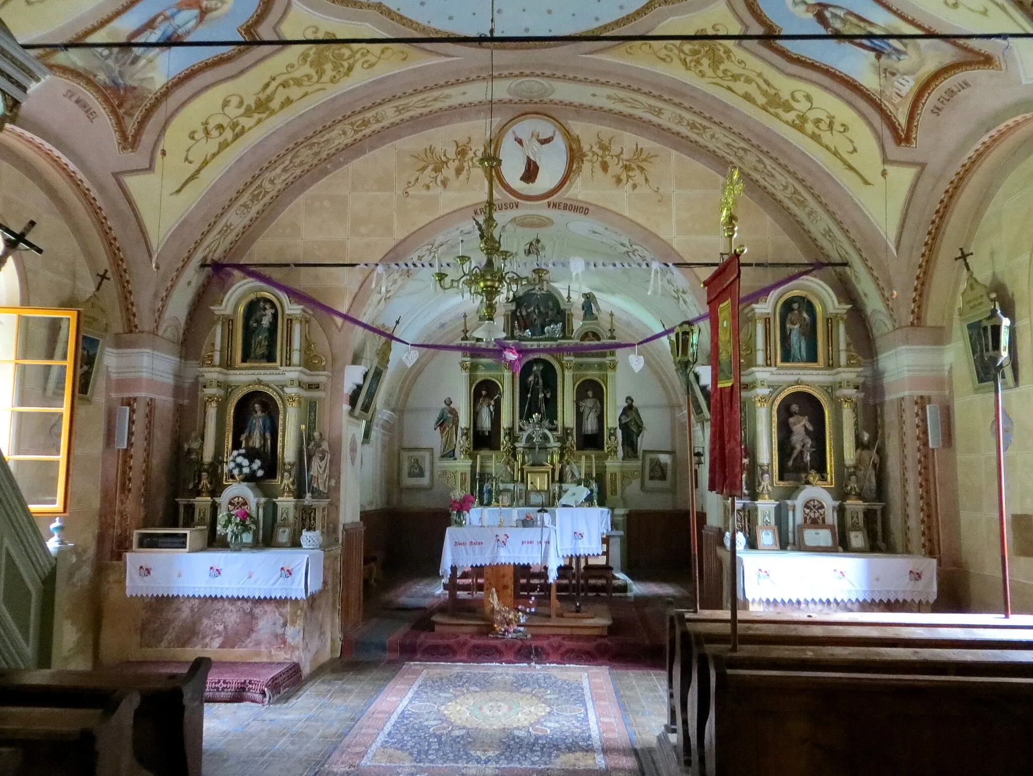 Photo showing: Interior of Saint Anthony the Hermit Church in Podvolovljek, Municipality of Luče, Slovenia