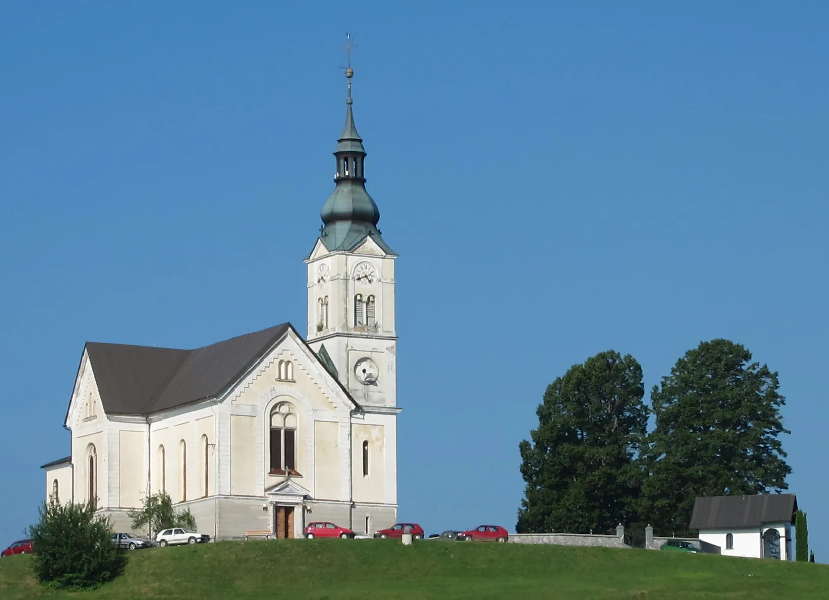 Photo showing: Church of Saint Leonard in Črni Vrh, Municipality of Dobrova–Polhov Gradec, Slovenia