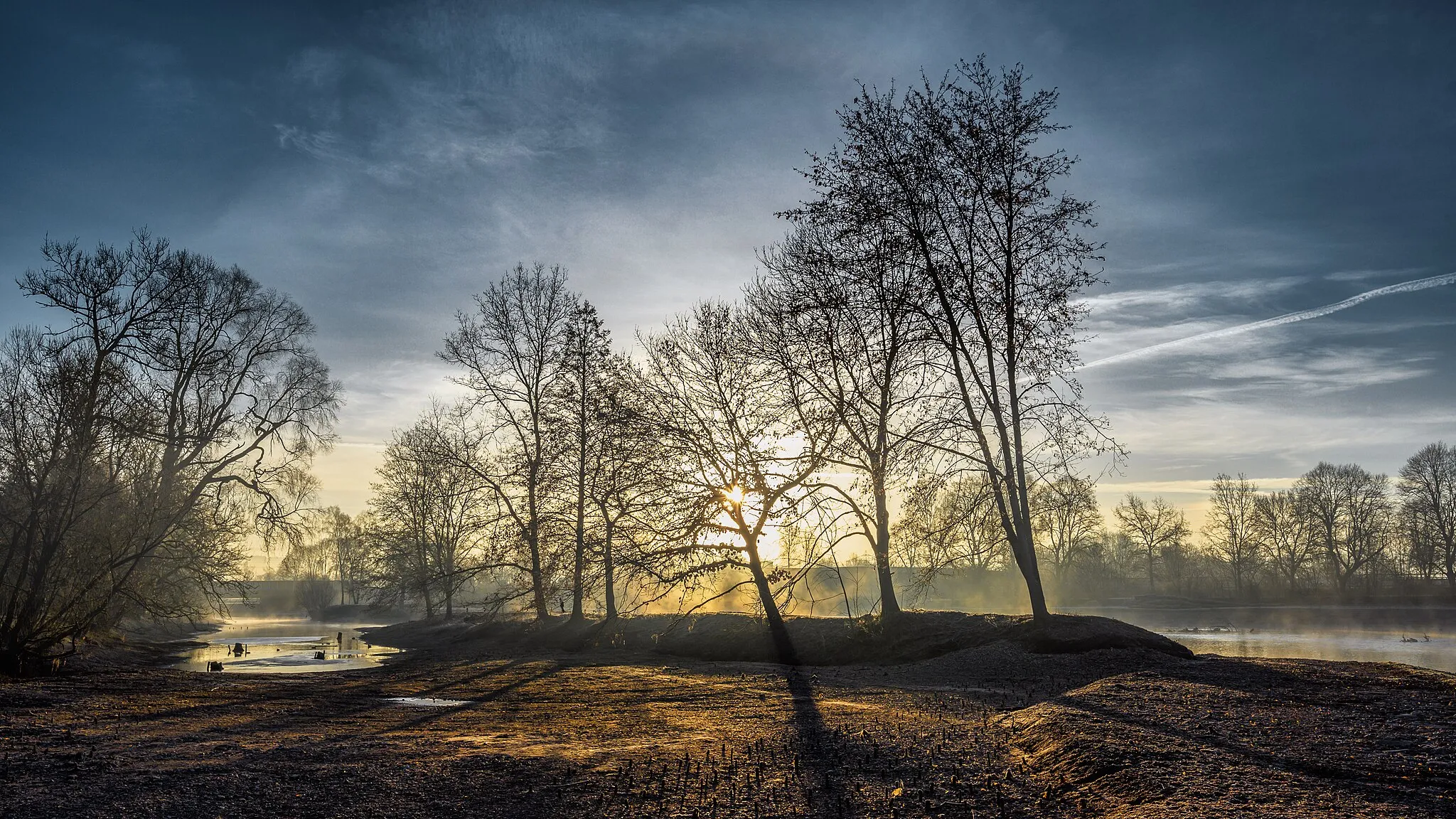 Photo showing: Morgennebel am Zusammenfluss von Brigach und Breg