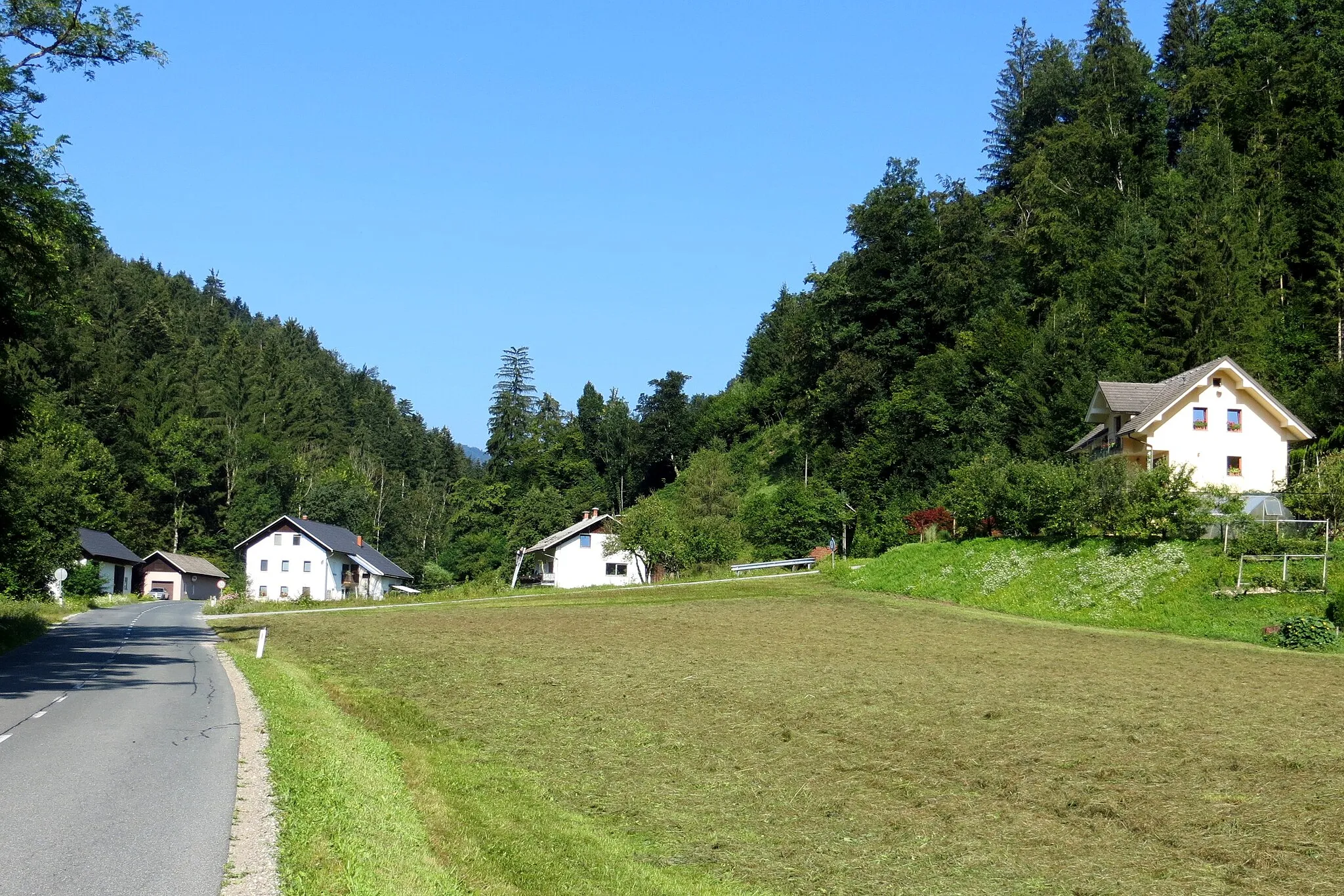 Photo showing: Hobovše pri Stari Oselici, Municipality of Gorenja Vas–Poljane, Slovenia