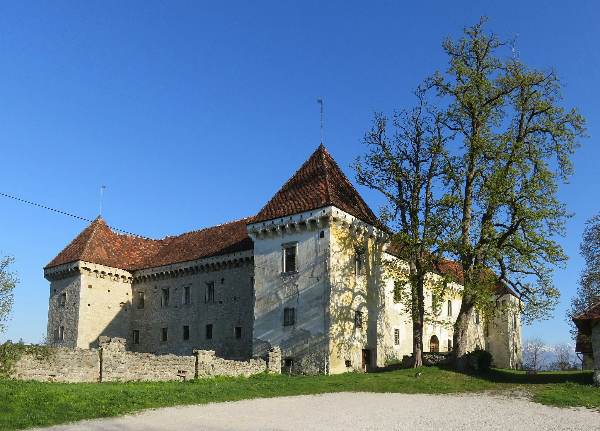 Photo showing: Krumperk Castle, Municipality of Domžale, Slovenia