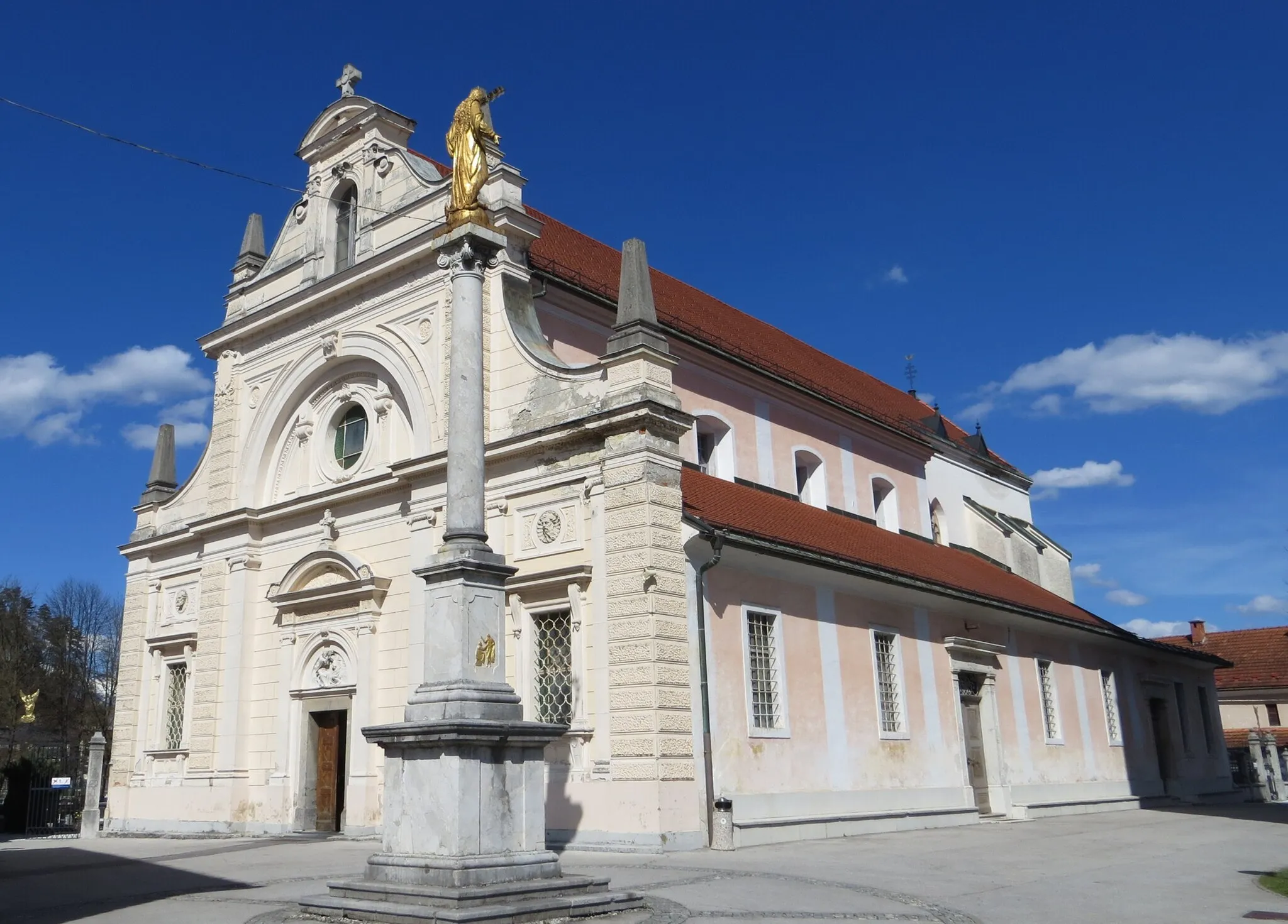 Photo showing: Archangel Michael Church in Mengeš, Municipality of Mengeš, Slovenia