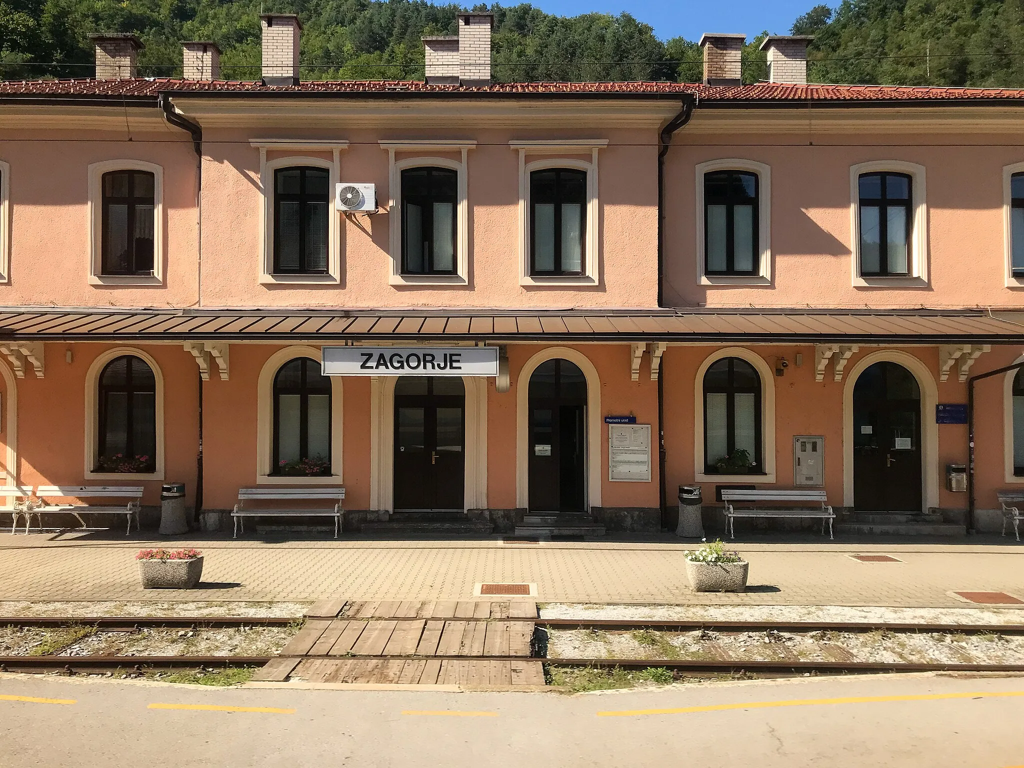 Photo showing: Zagorje, Slovenia train station