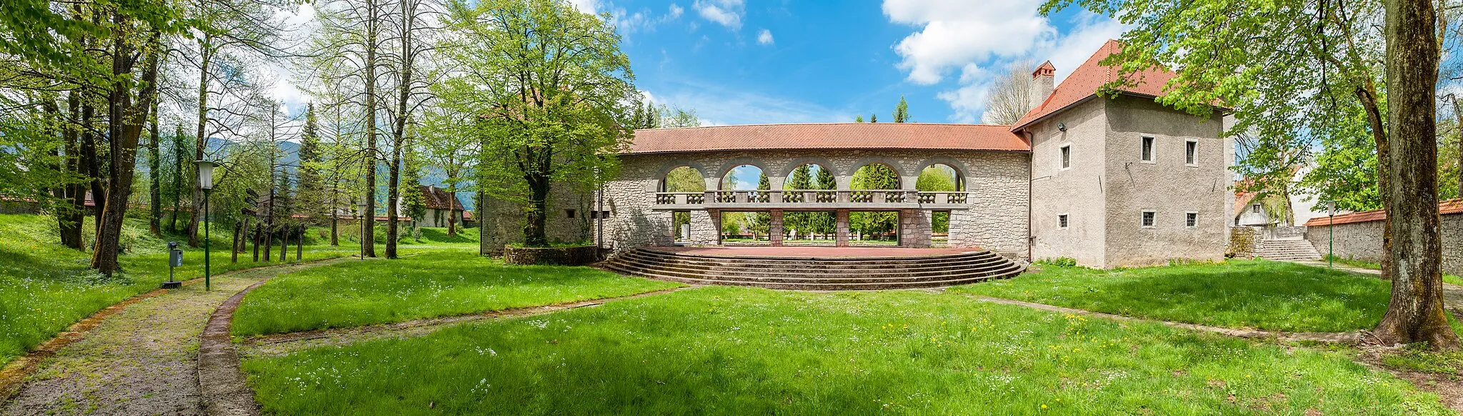 Photo showing: Panorama of Ribnica Castle