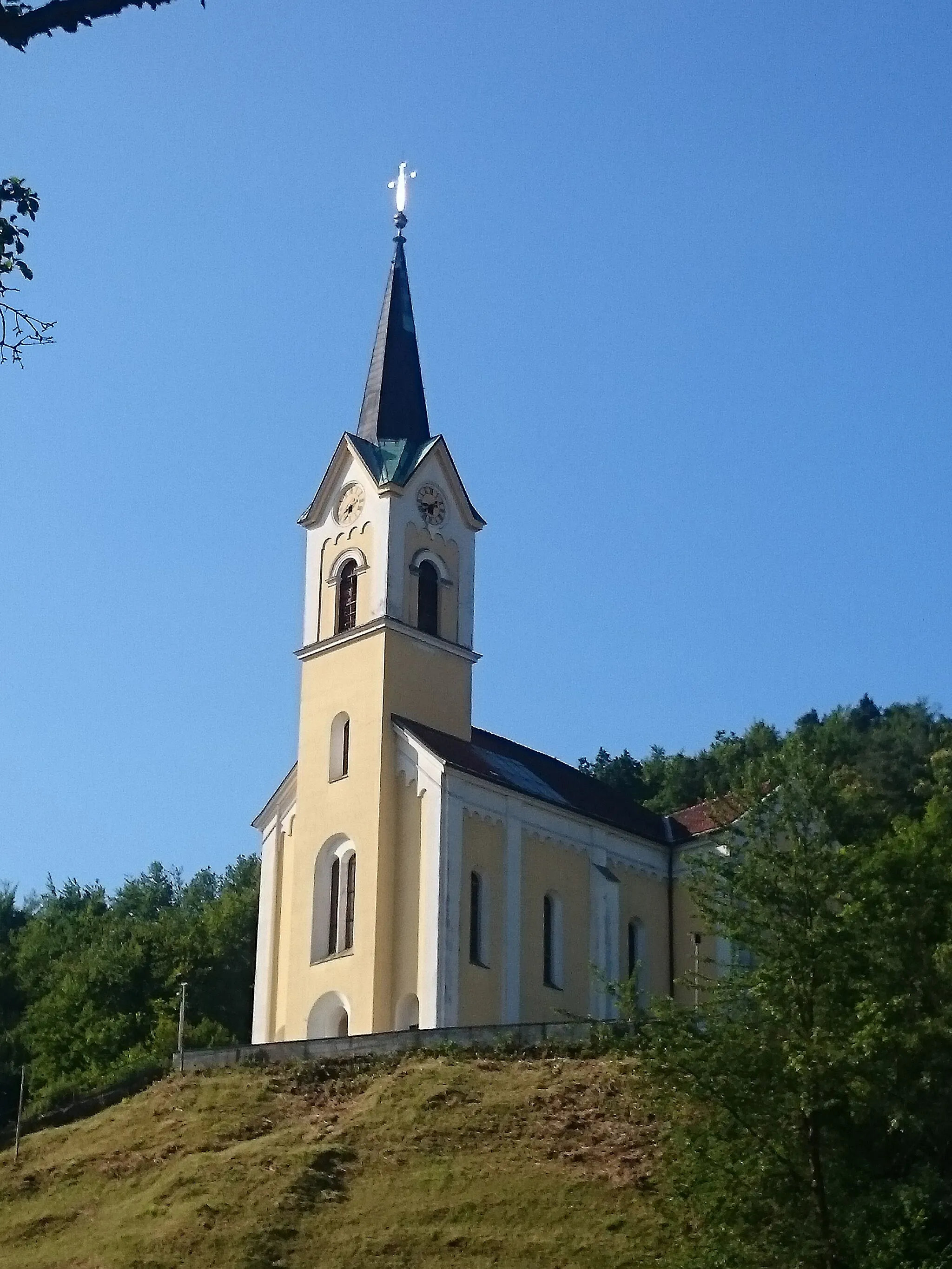 Photo showing: View of the St. Stephen's church in Sora.