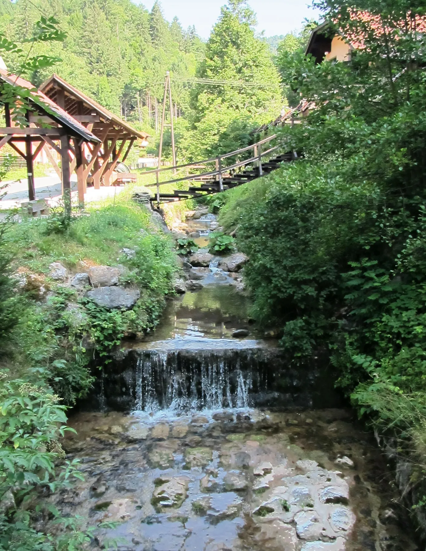 Photo showing: Žerovnik Creek in Gabrje, Municipality of Dobrova–Polhov Gradec, Slovenia