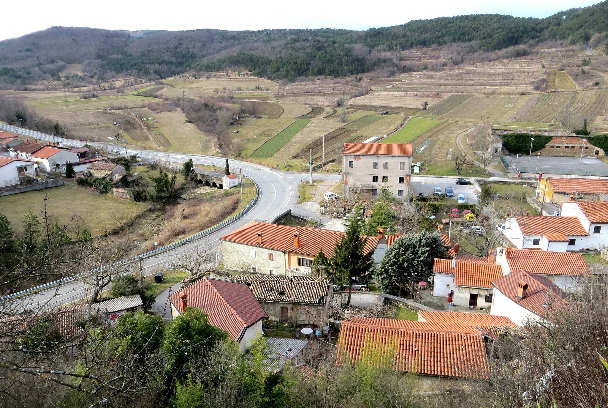 Photo showing: Kubed, Municipality of Koper, Slovenia