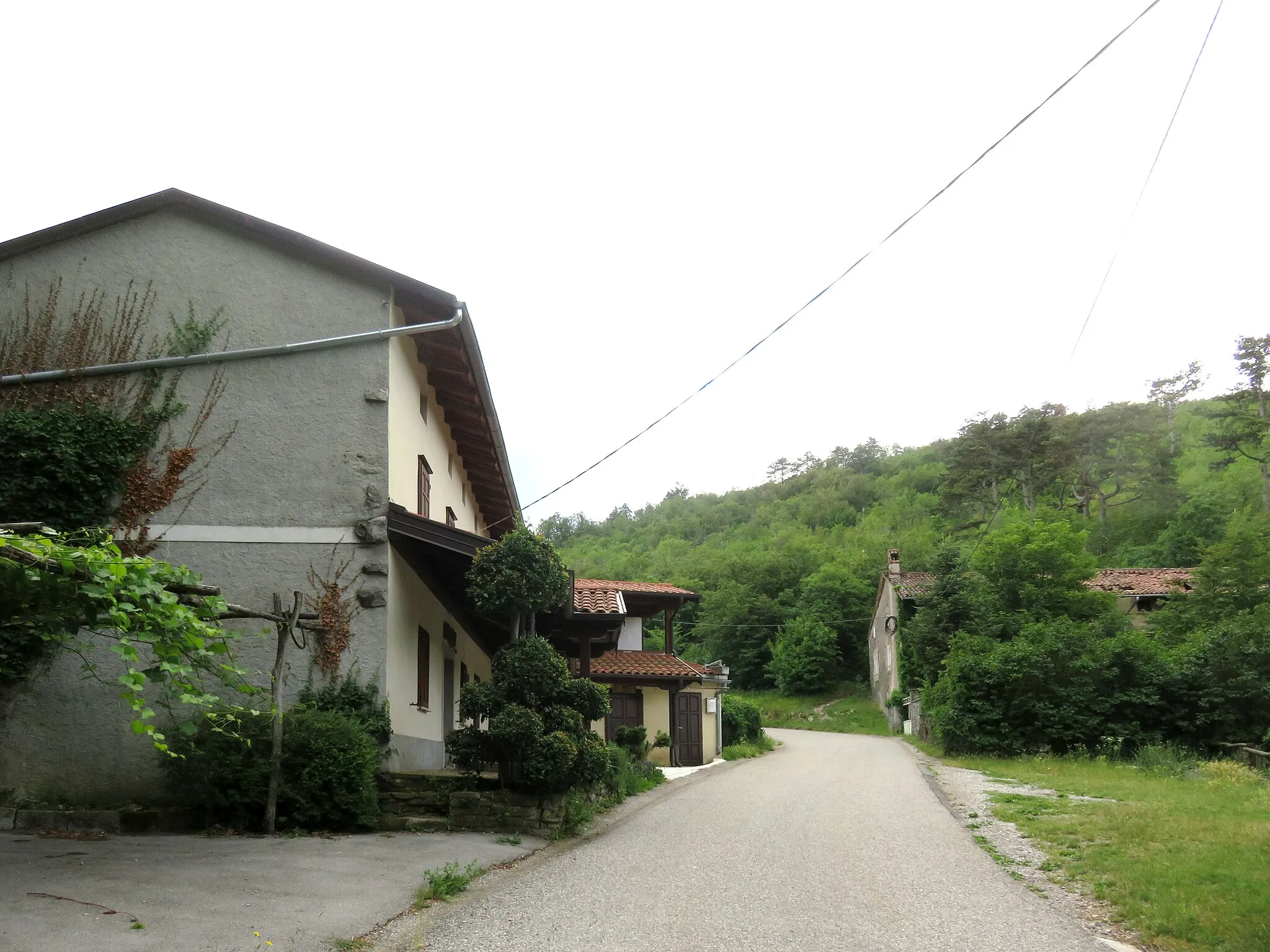 Photo showing: Hunting lodge above Potok pri Dornberku, Municipality of Nova Gorica, Slovenia