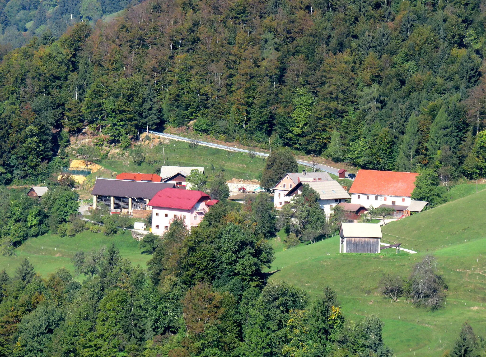 Photo showing: The hamlet of Praprotnik in Gorenji Novaki, Municipality of Cerkno, Slovenia