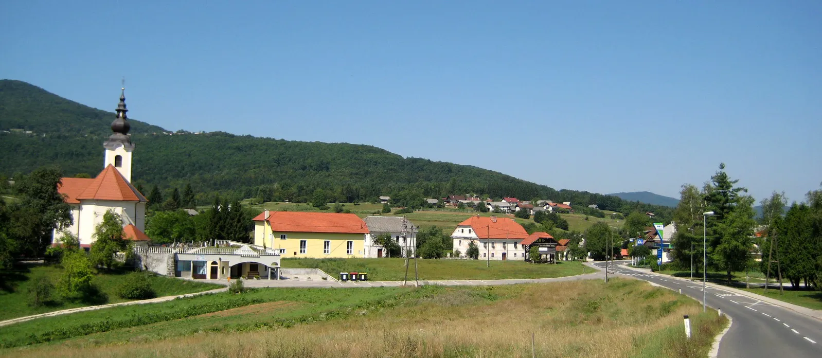 Photo showing: Zagradec, village near river Krka, Slovenia