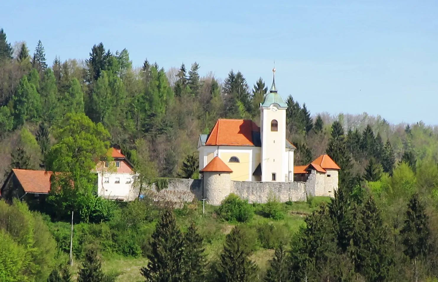 Photo showing: Saint Ulrich's Church in Podolnica, Municipality of Horjul, Slovenia