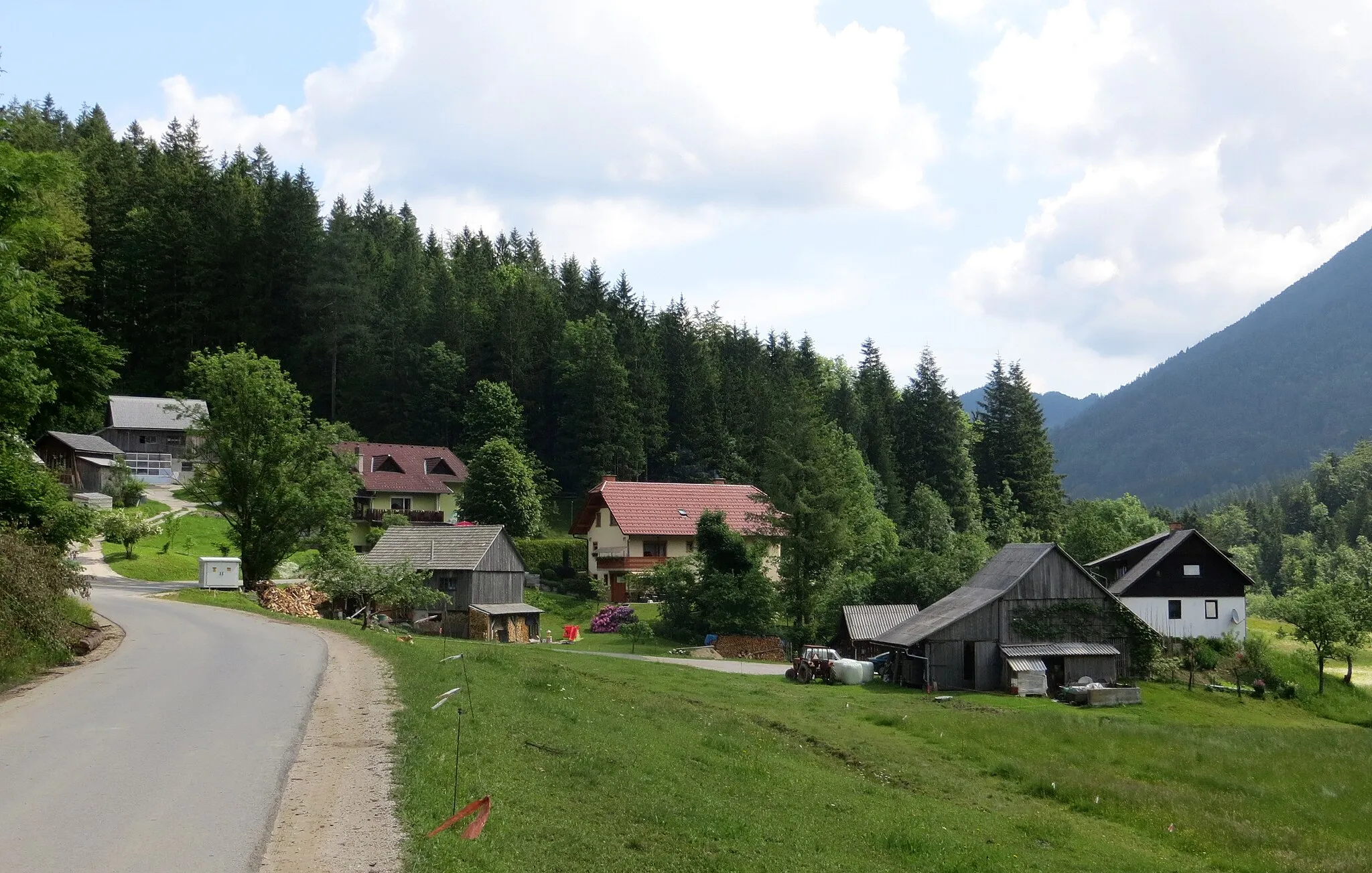 Photo showing: The hamlet of Martinček in Podvolovljek, Municipality of Luče, Slovenia