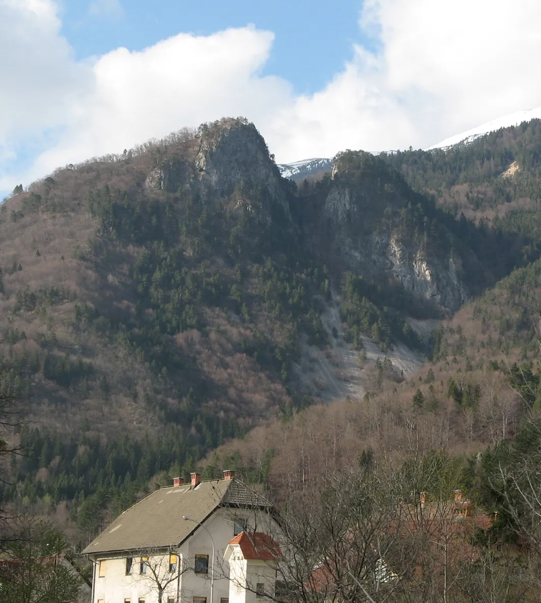 Photo showing: Ajdna peak in the Karavanke Alps