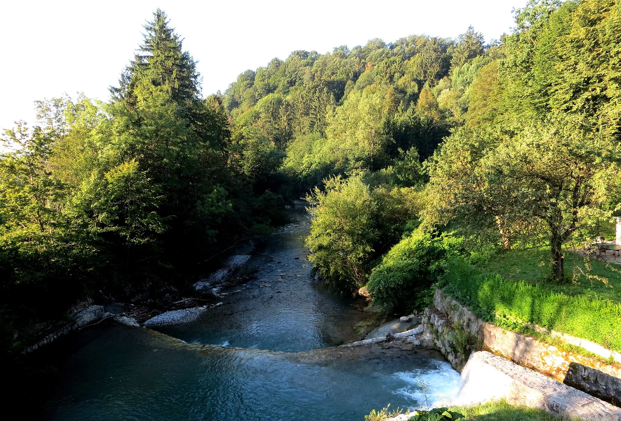Photo showing: The Tržič Bistrica River (Sln. Tržiška Bistrica) in Bistrica, Municipality of Naklo, Slovenia