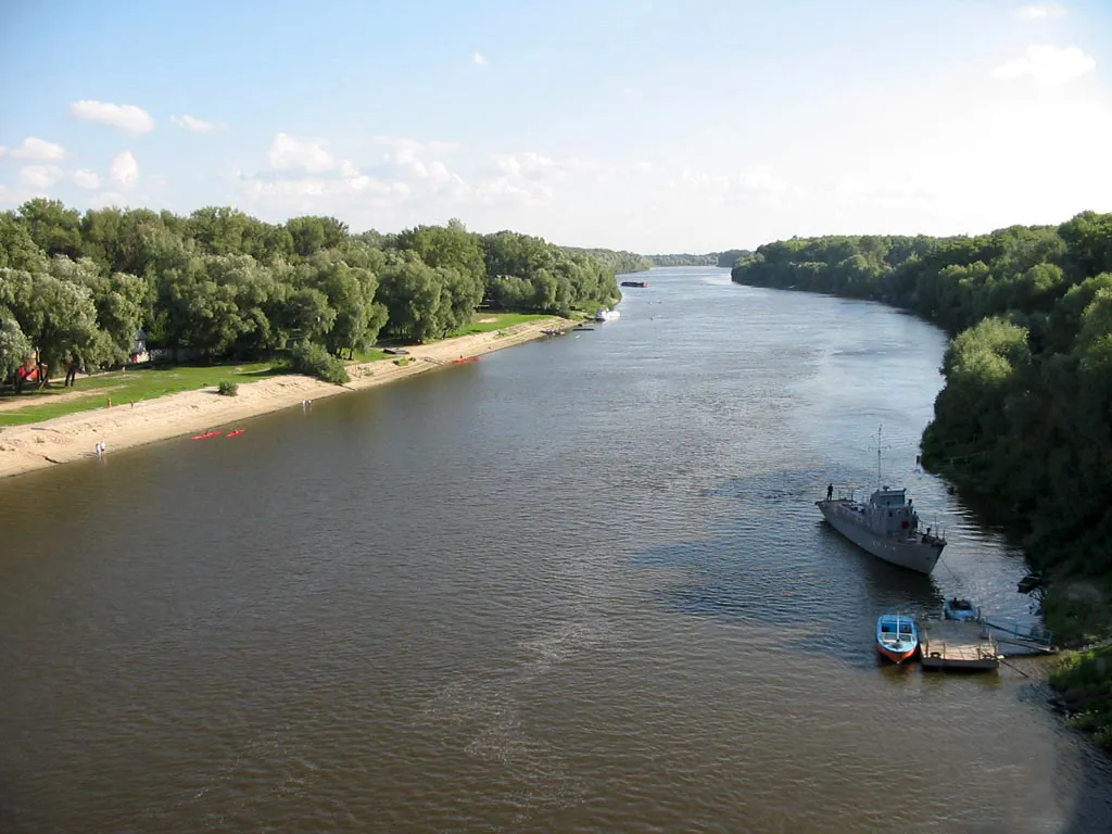 Photo showing: The Desna River in Chernihiv, Ukraine.