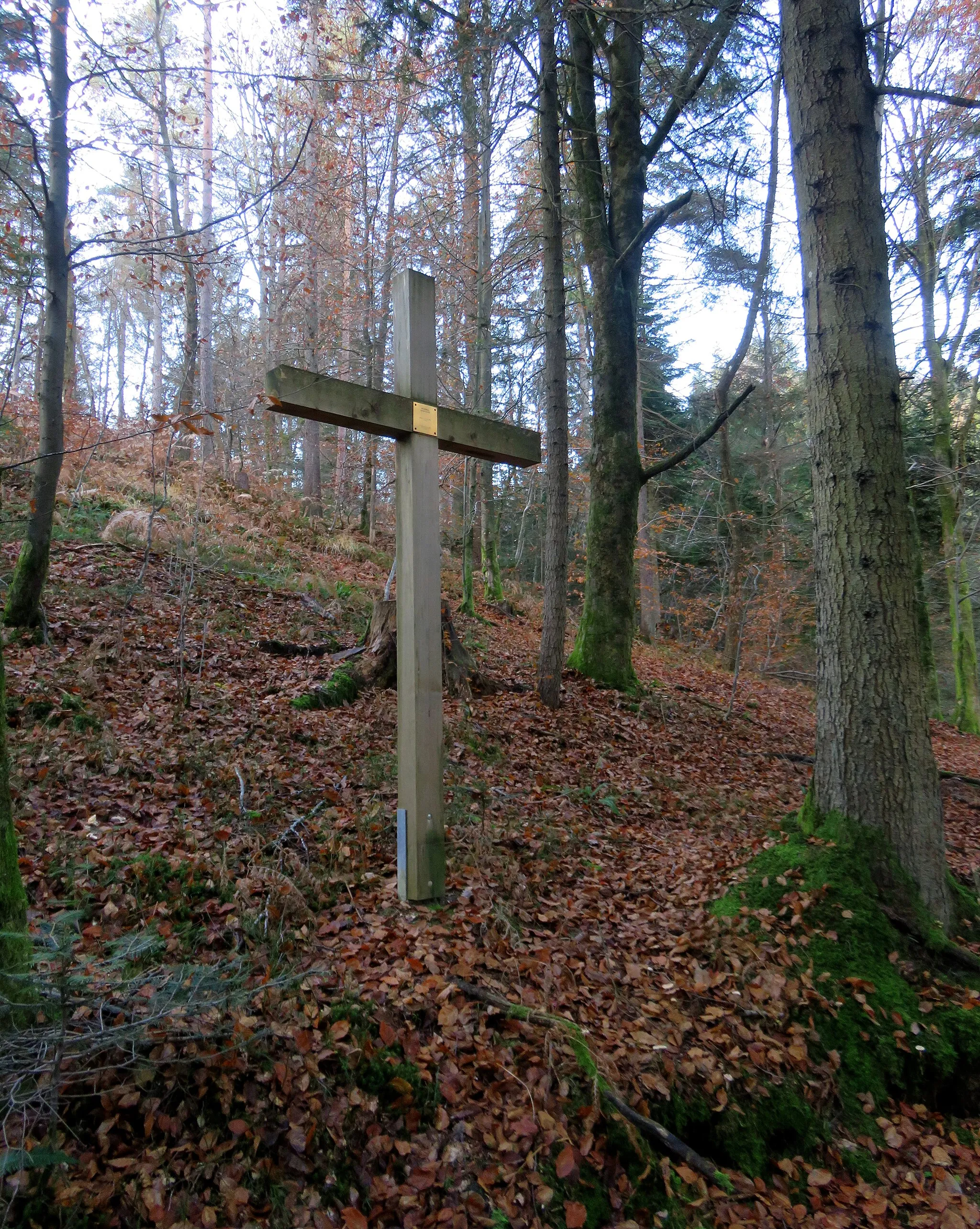 Photo showing: The Žovšče Mass Grave in Puštal, Municipality of Škofja Loka, Slovenia