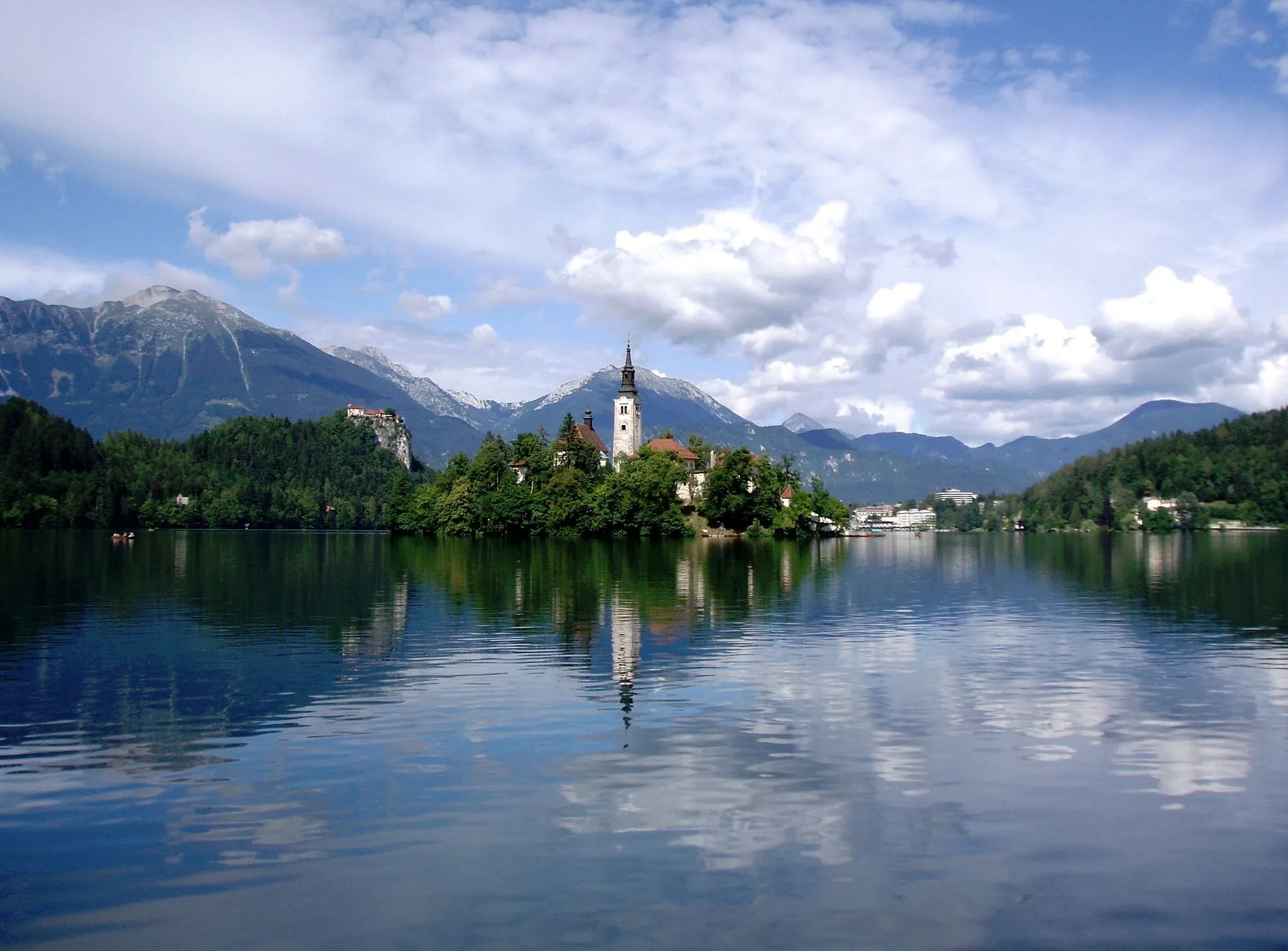 Photo showing: Lake Bled, Slovenia, July 2005