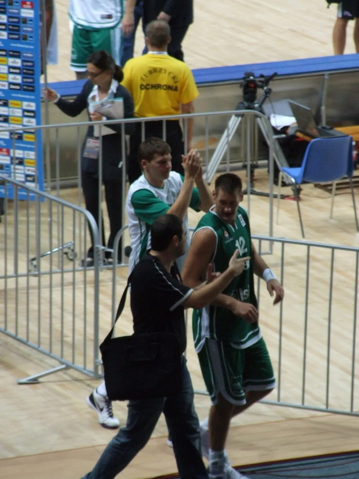 Photo showing: Slovenia vs. Great Britain at EuroBasket 2009.