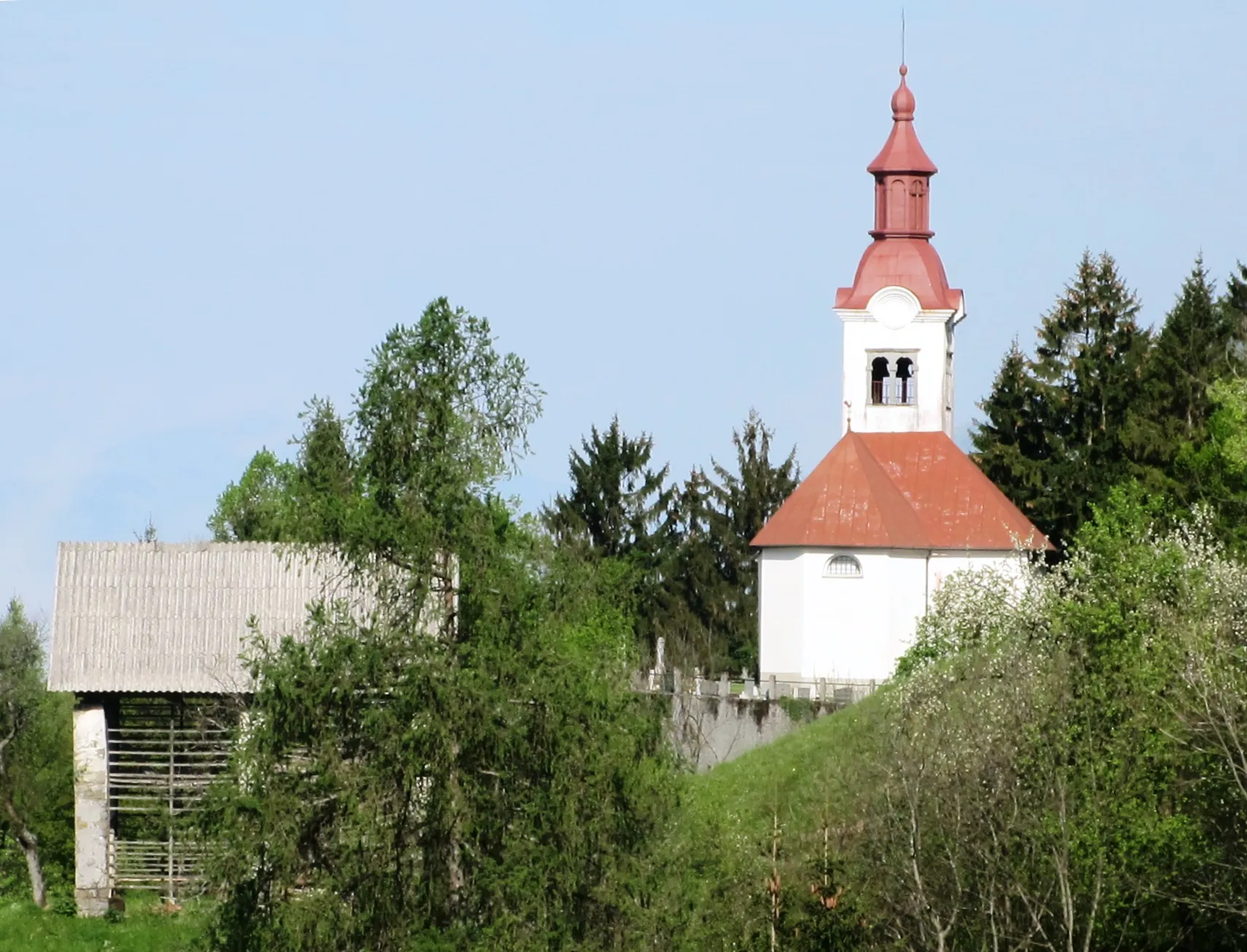 Photo showing: The parish church of Saint Leonard in Bukovo in the Municipality of Cerkno, Slovenia